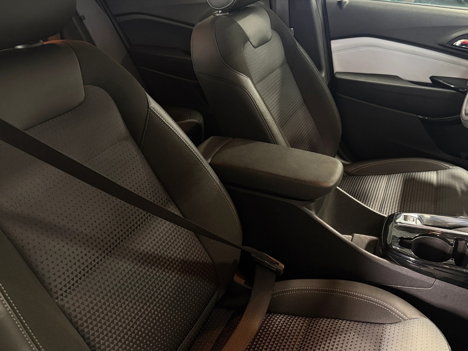 Thumbnail: 2025 Chevrolet Trax - 2