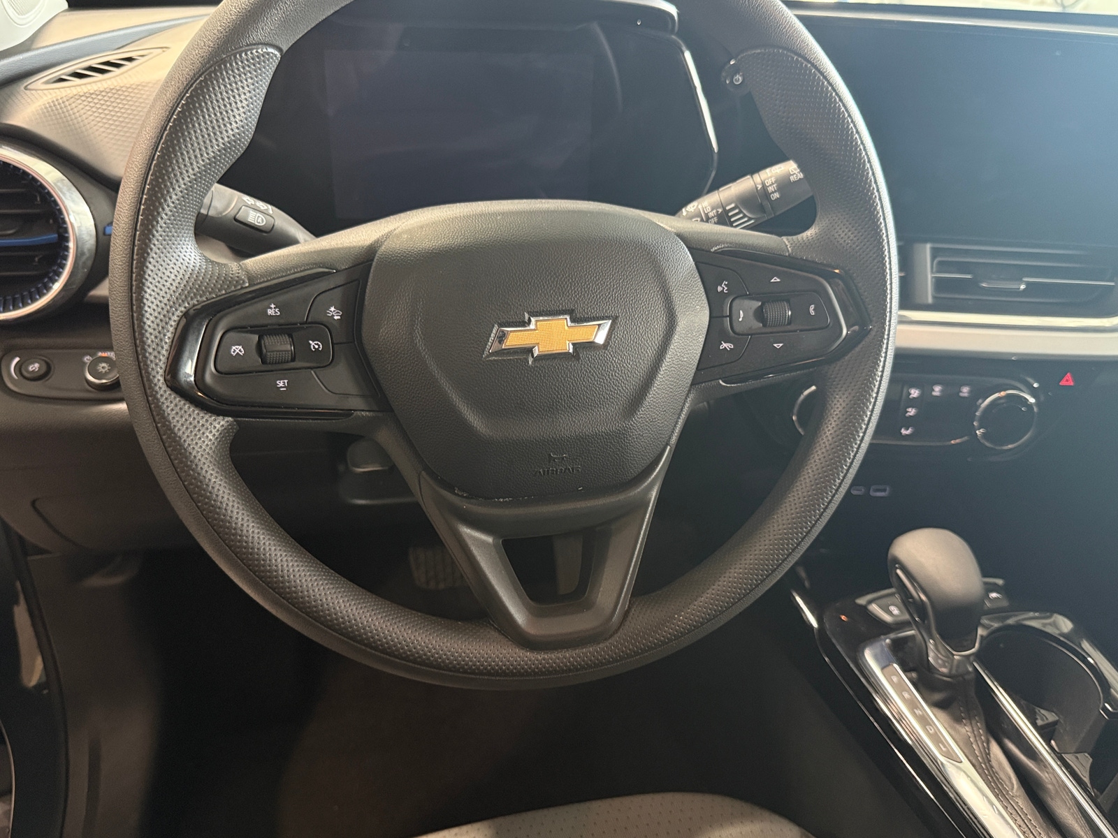 Thumbnail: 2025 Chevrolet Trax - 5