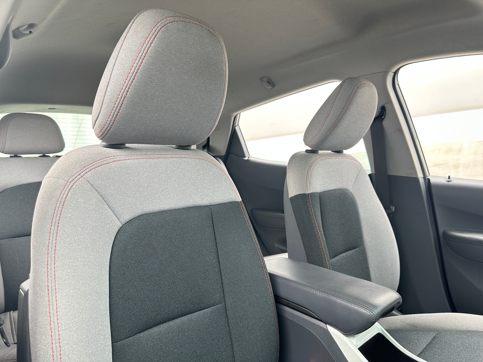 Thumbnail: 2017 Chevrolet Bolt EV - 2