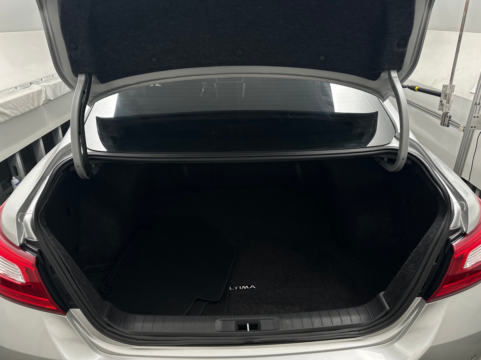 Thumbnail: 2016 Nissan Altima - 6