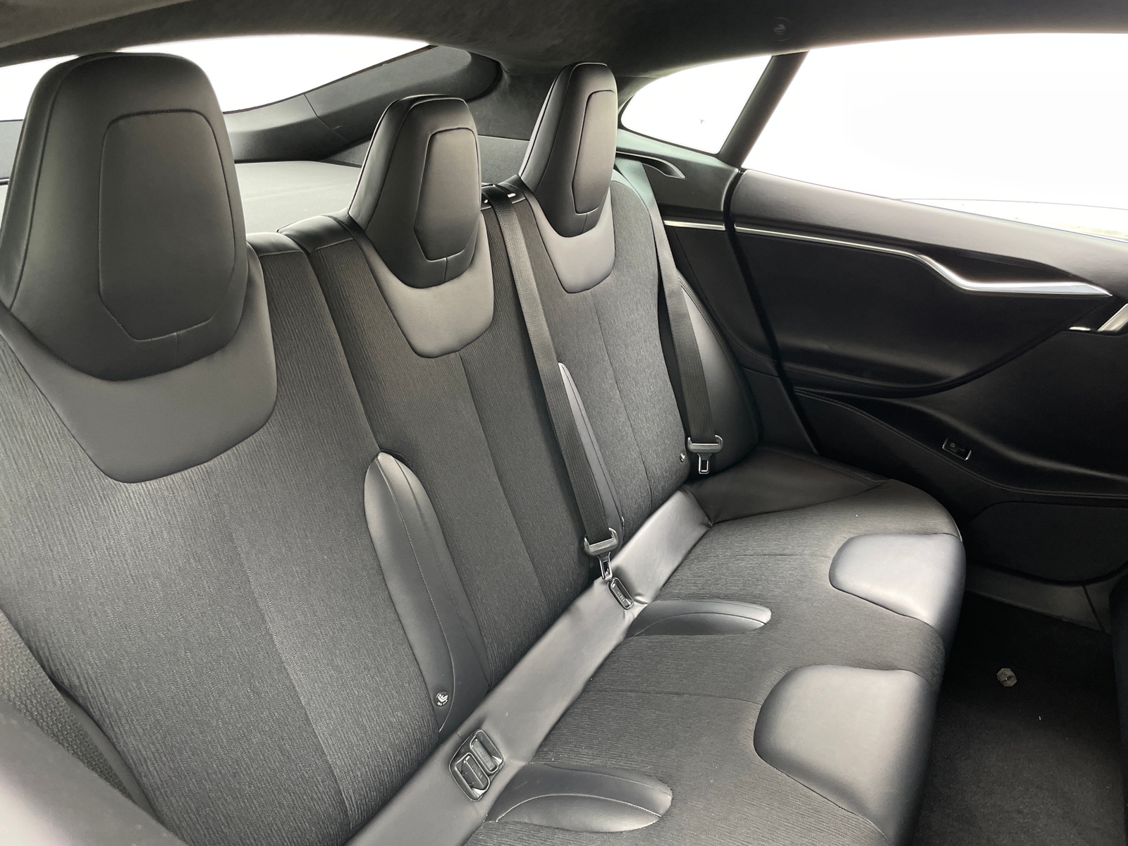 Thumbnail: 2017 Tesla Model S - 6