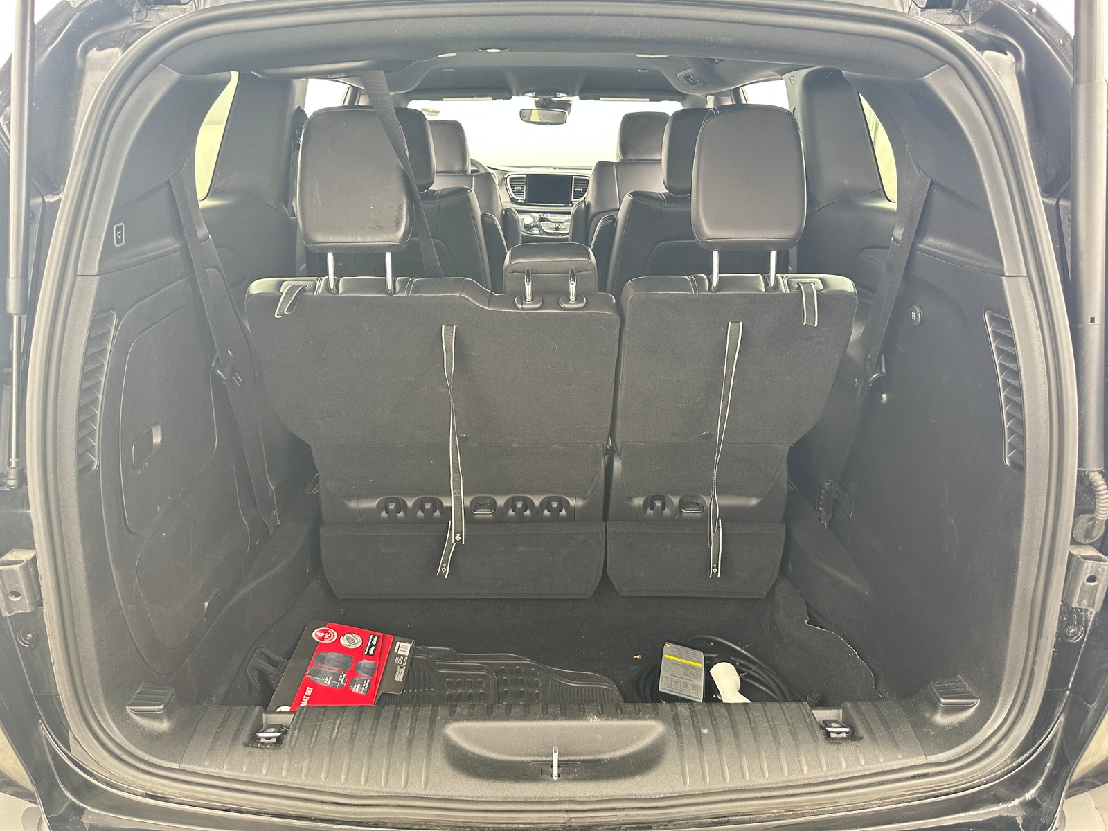 Thumbnail: 2025 Chrysler Pacifica - 6