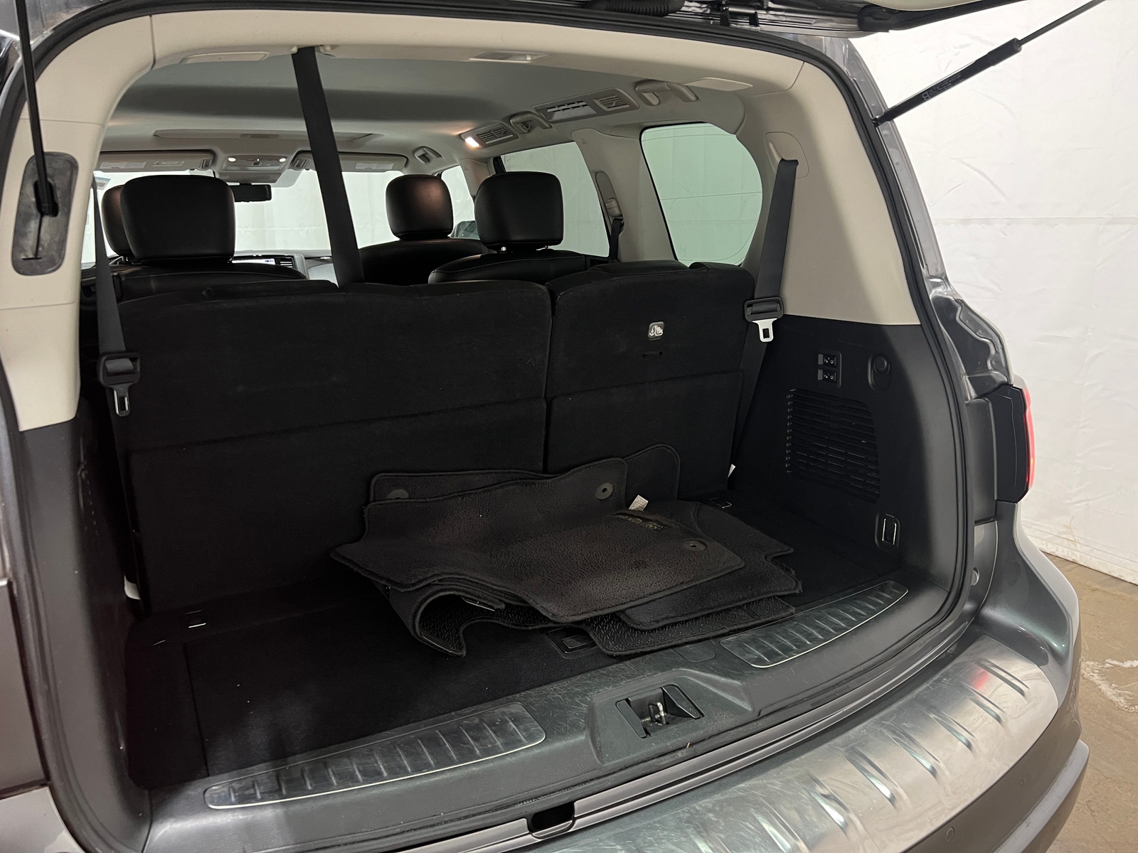 Thumbnail: 2020 INFINITI QX80 - 6