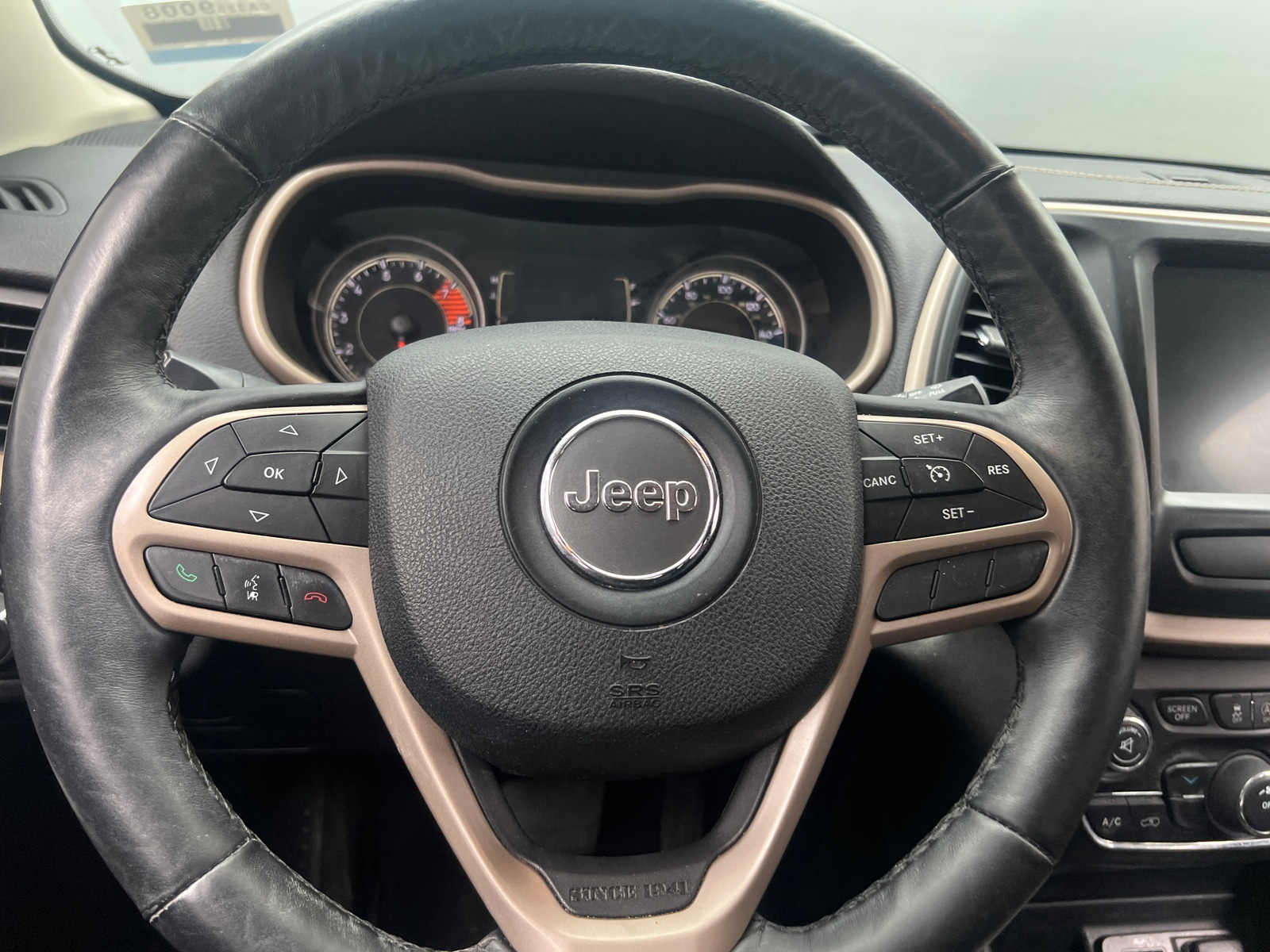 Thumbnail: 2017 Jeep Cherokee - 5