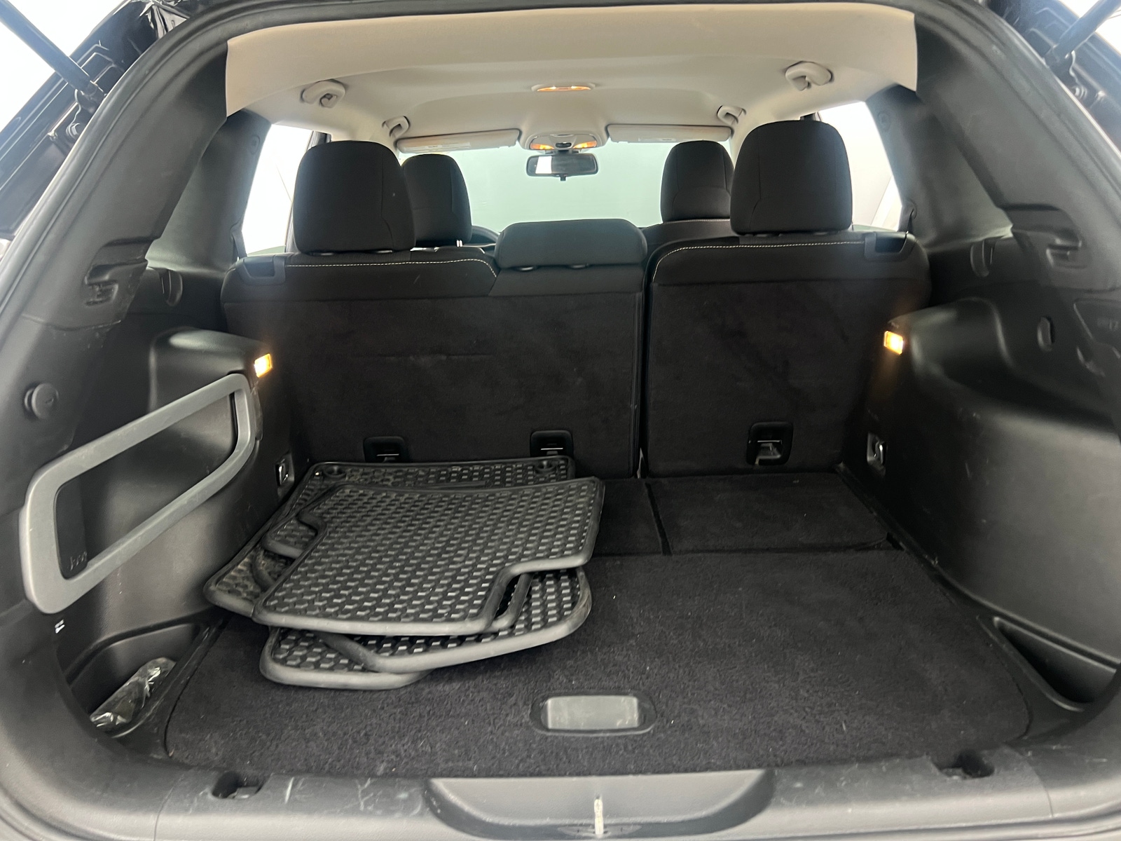 Thumbnail: 2017 Jeep Cherokee - 7