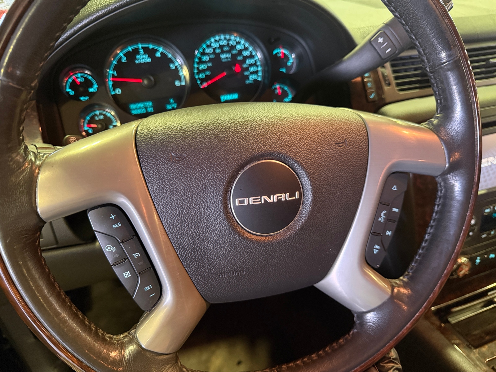 Thumbnail: 2014 GMC Yukon XL - 4