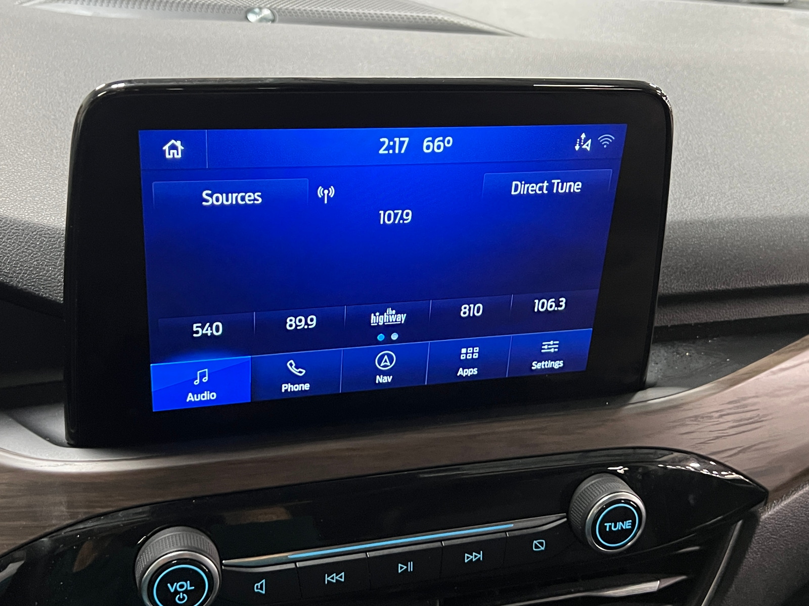 Thumbnail: 2020 Ford Escape - 3