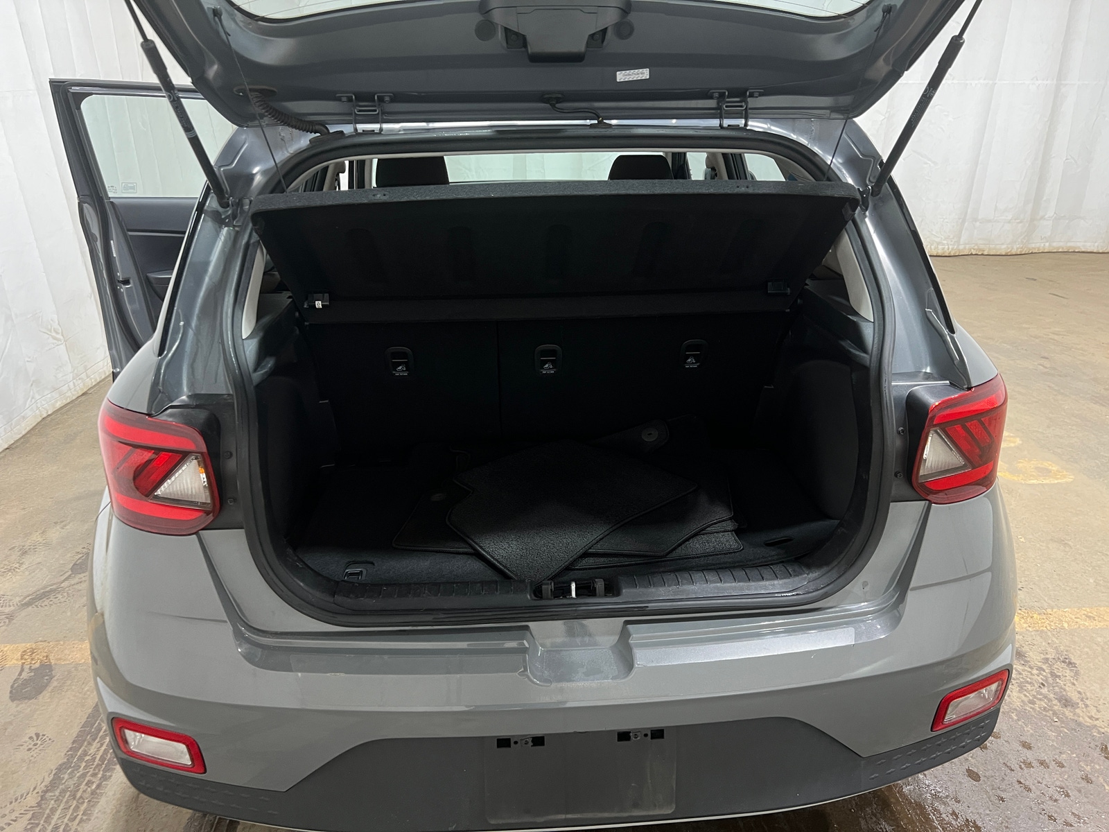 Thumbnail: 2021 Hyundai Venue - 7