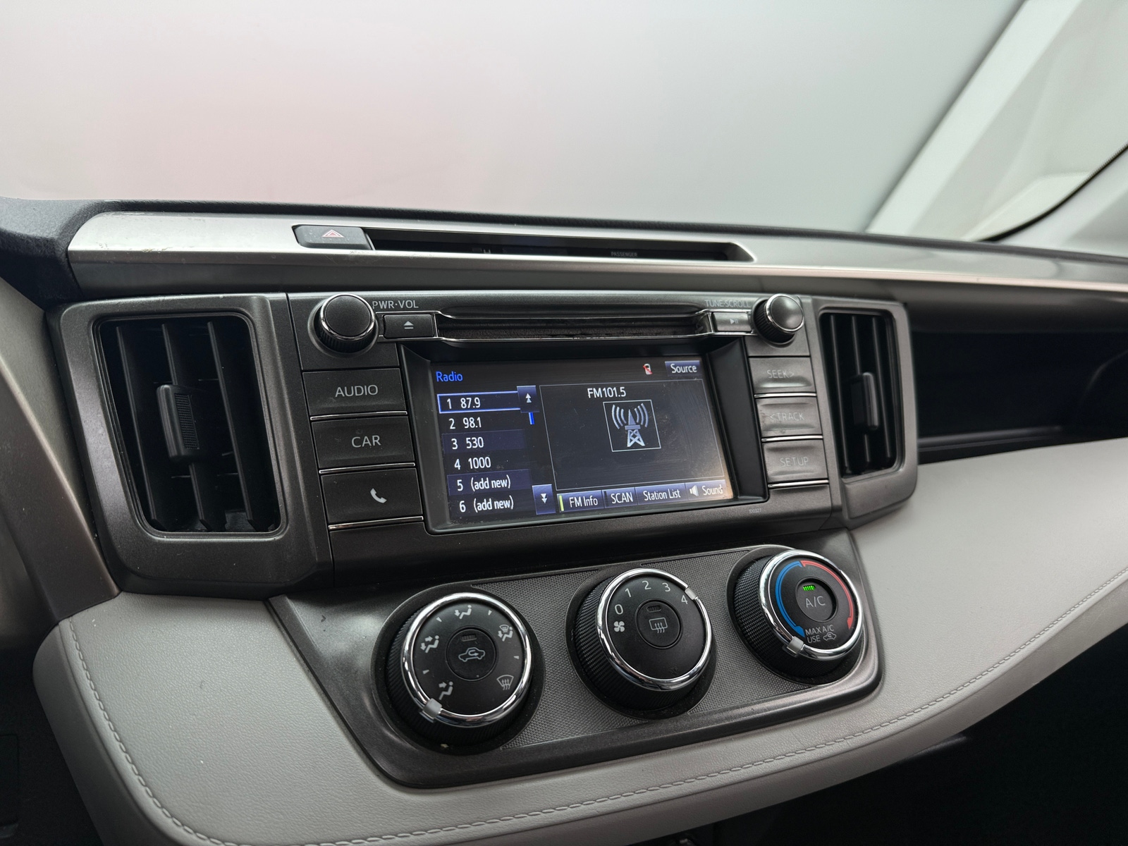 Thumbnail: 2014 Toyota RAV4 - 4