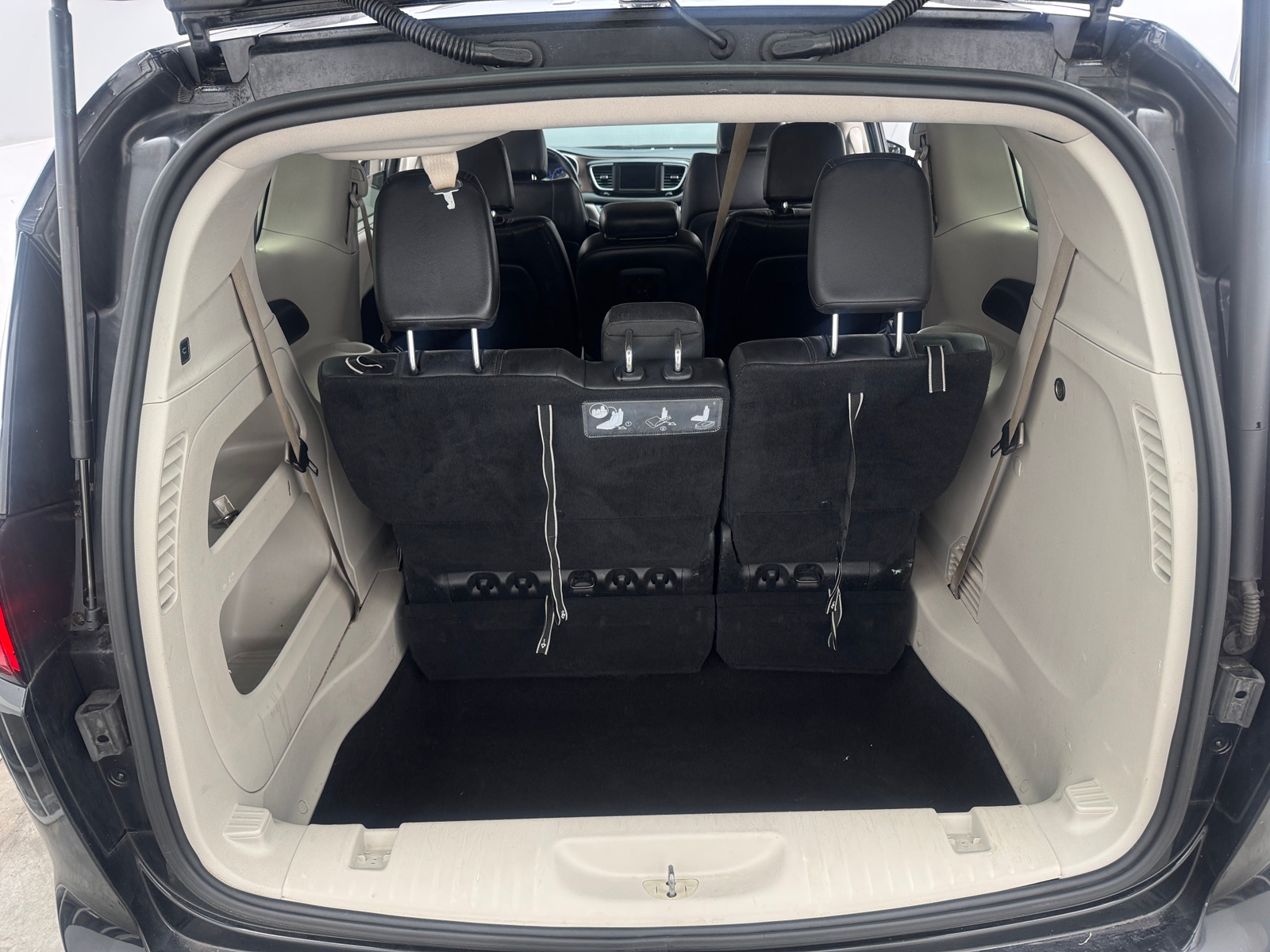 Thumbnail: 2018 Chrysler Pacifica - 6