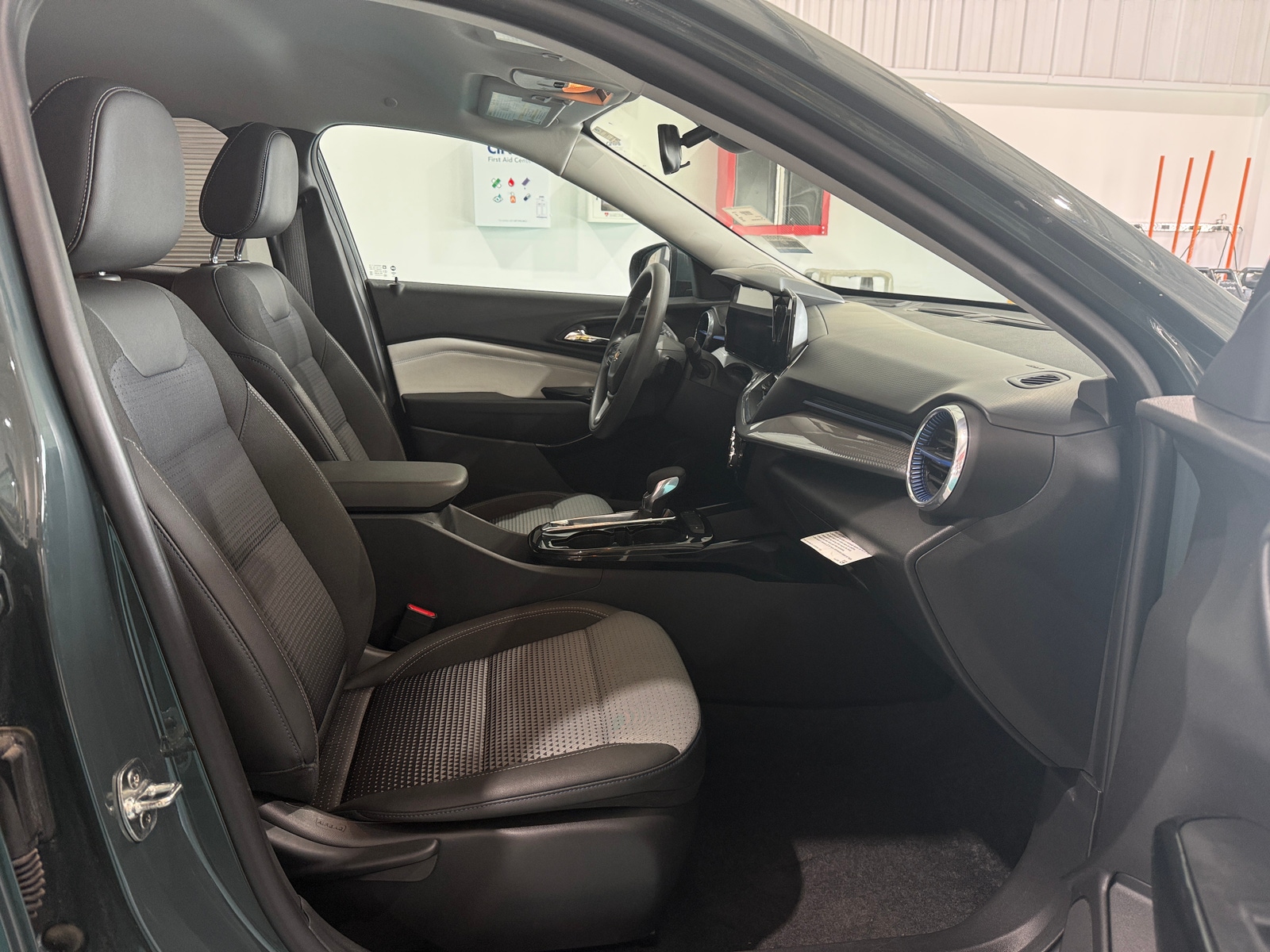 Thumbnail: 2025 Chevrolet Trax - 2