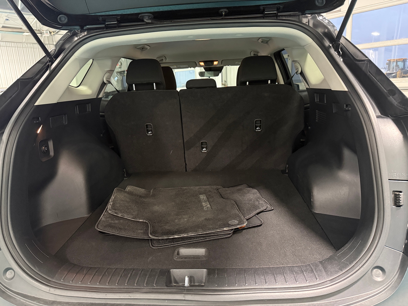 Thumbnail: 2025 Kia Sportage - 7