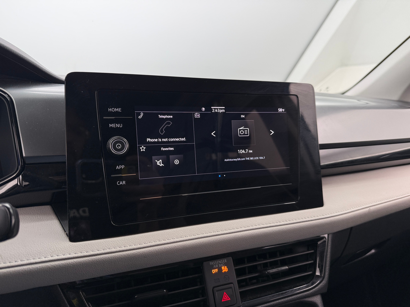 Thumbnail: 2025 Volkswagen Taos - 4