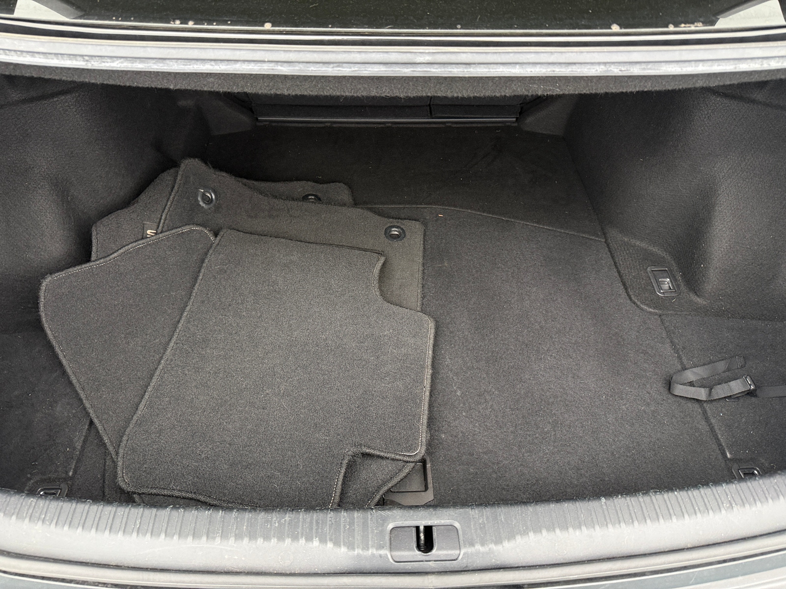 Thumbnail: 2019 Lexus IS - 6