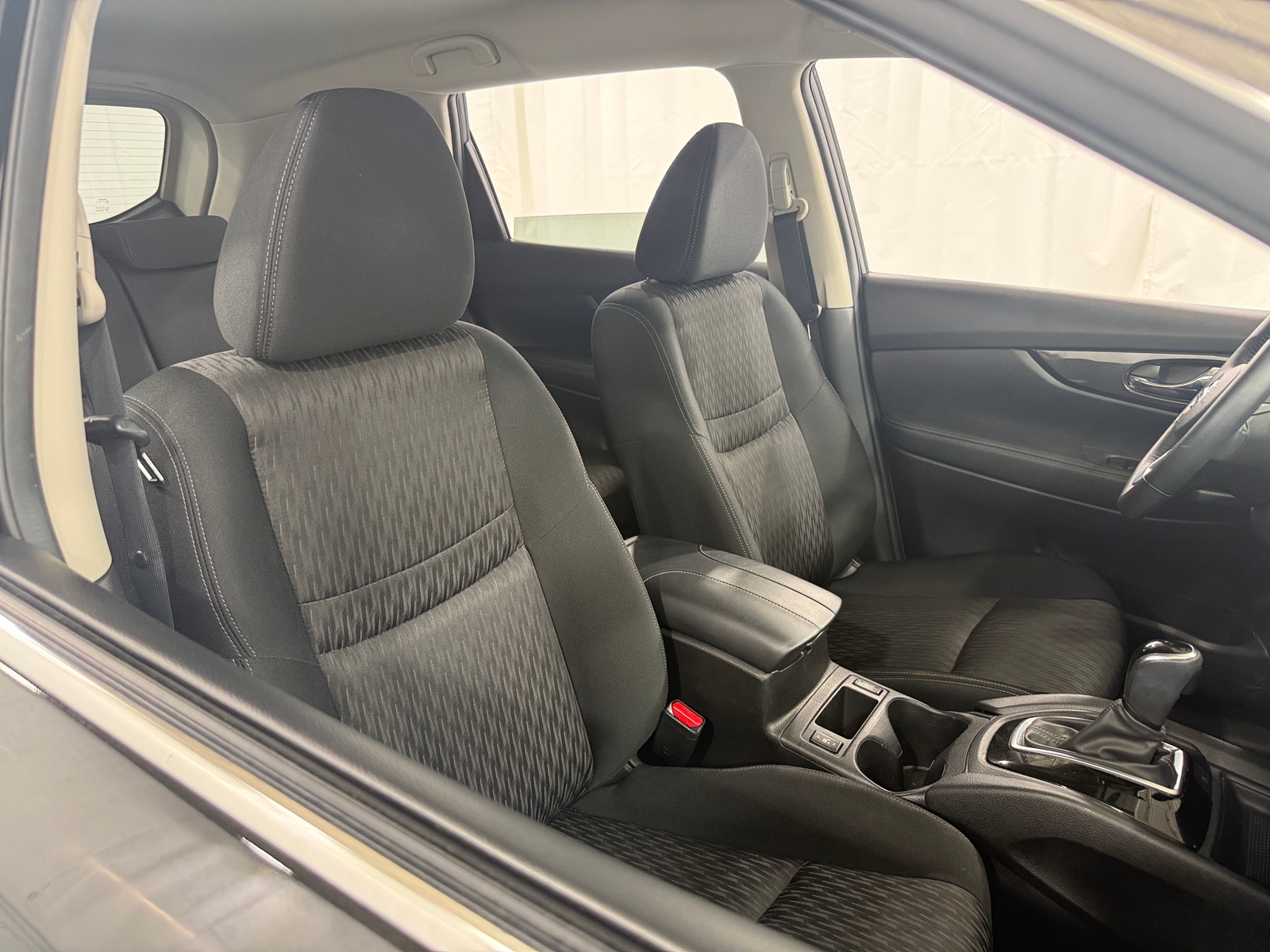 Thumbnail: 2017 Nissan Rogue - 2