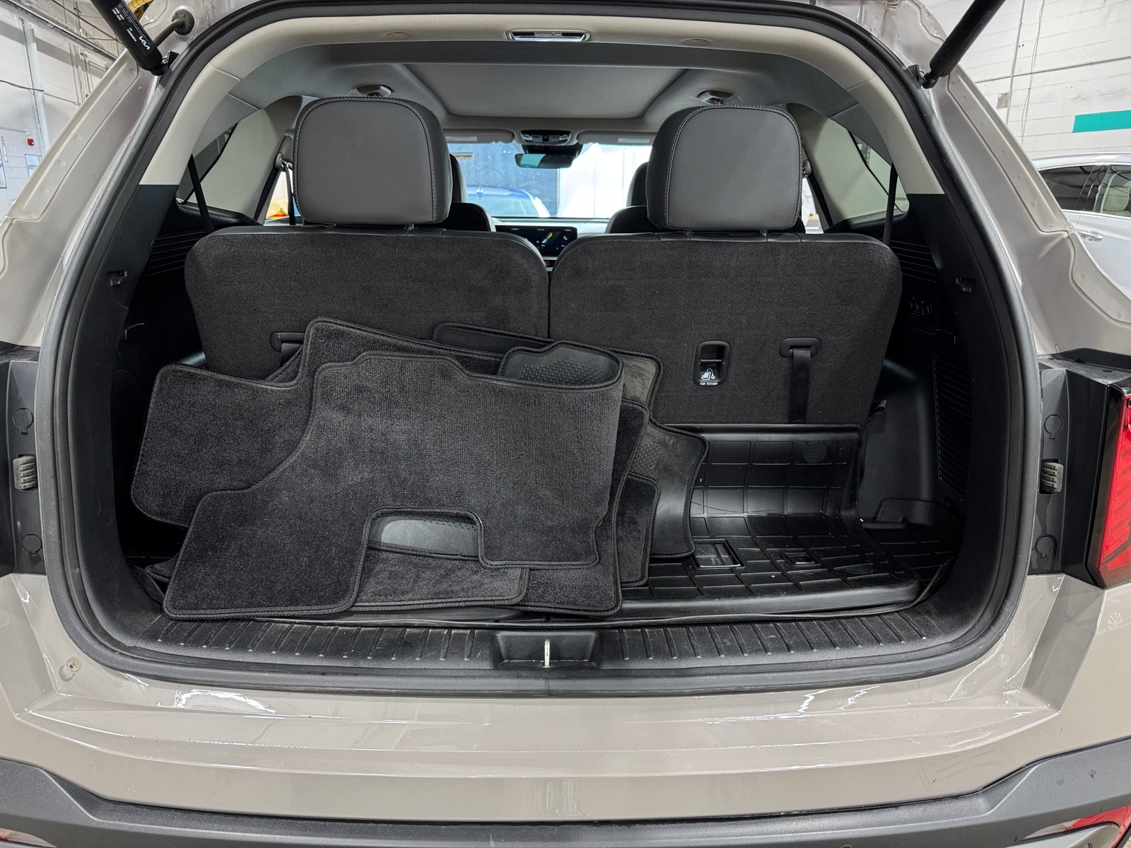 Thumbnail: 2024 Kia Sorento - 6