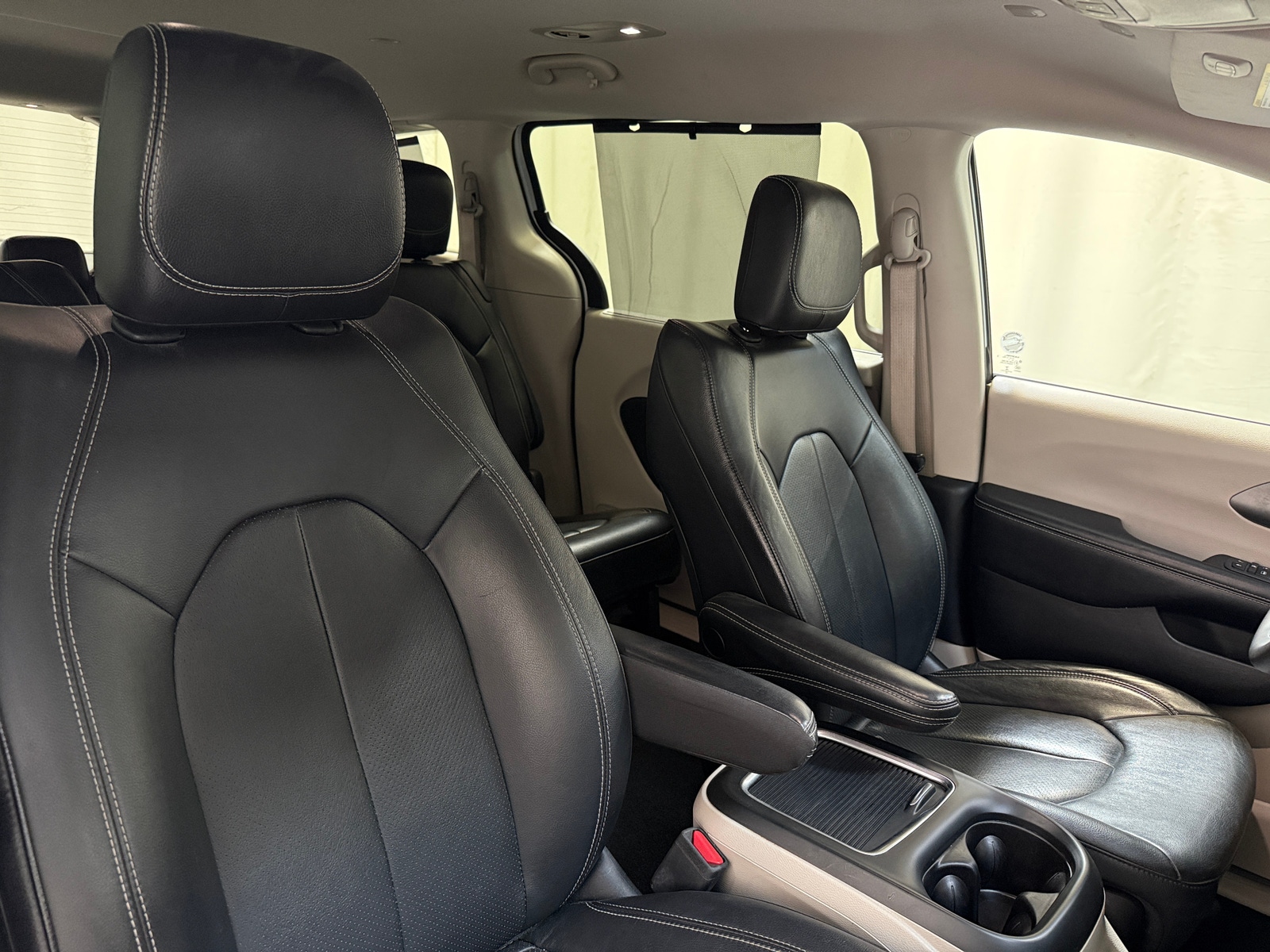 Thumbnail: 2022 Chrysler Pacifica - 2