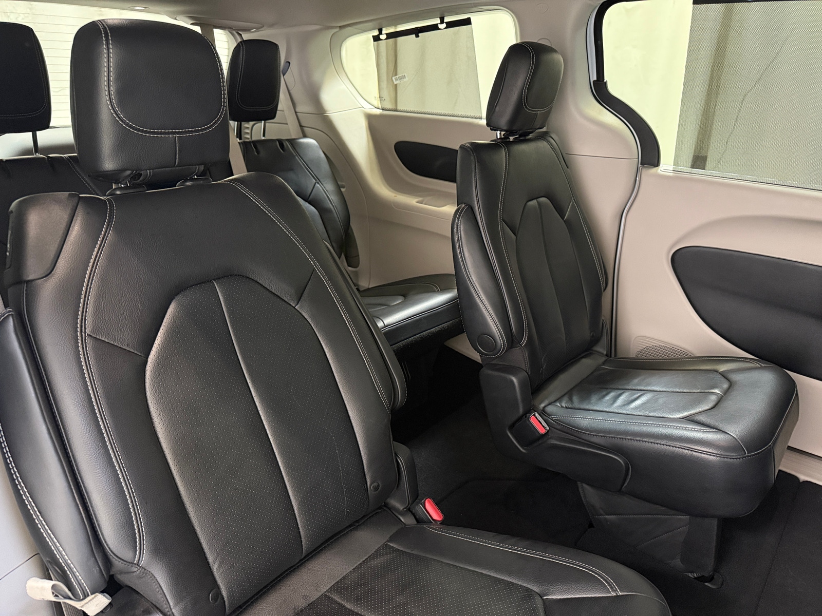 Thumbnail: 2022 Chrysler Pacifica - 6