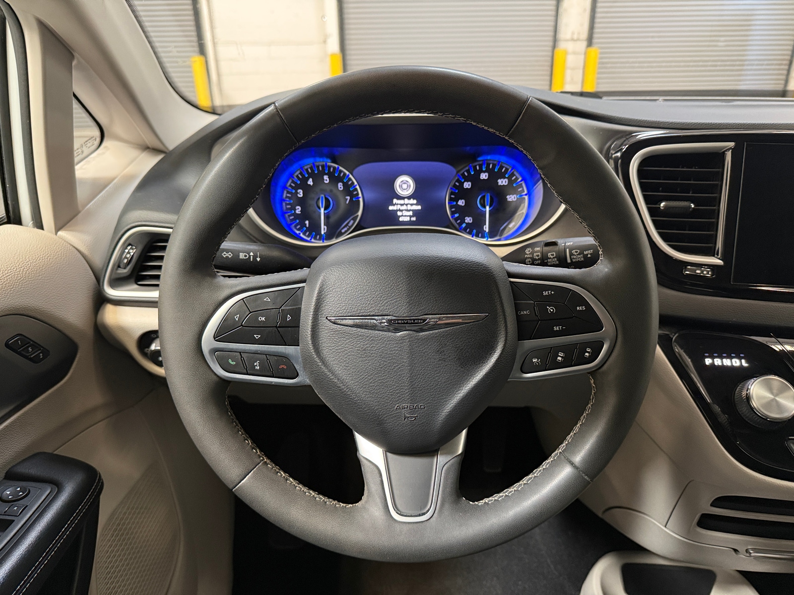 Thumbnail: 2022 Chrysler Pacifica - 5