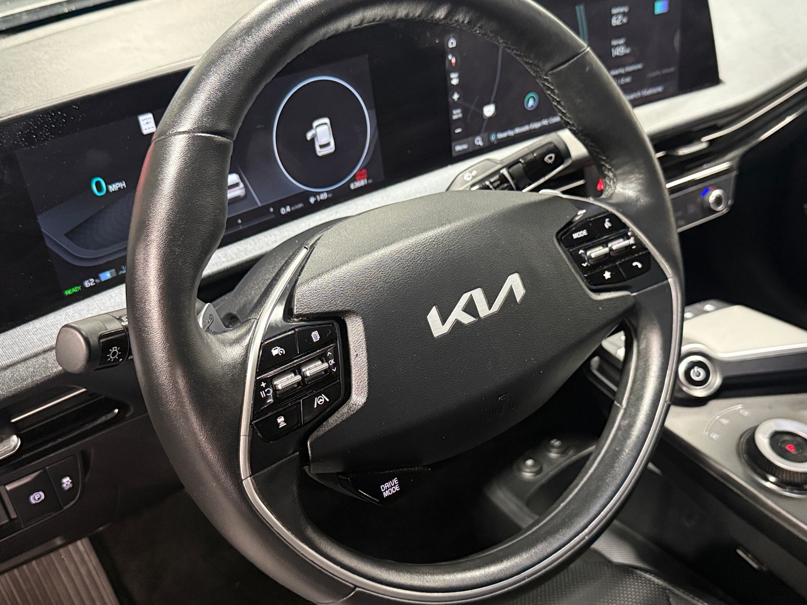 Thumbnail: 2022 Kia EV6 - 4