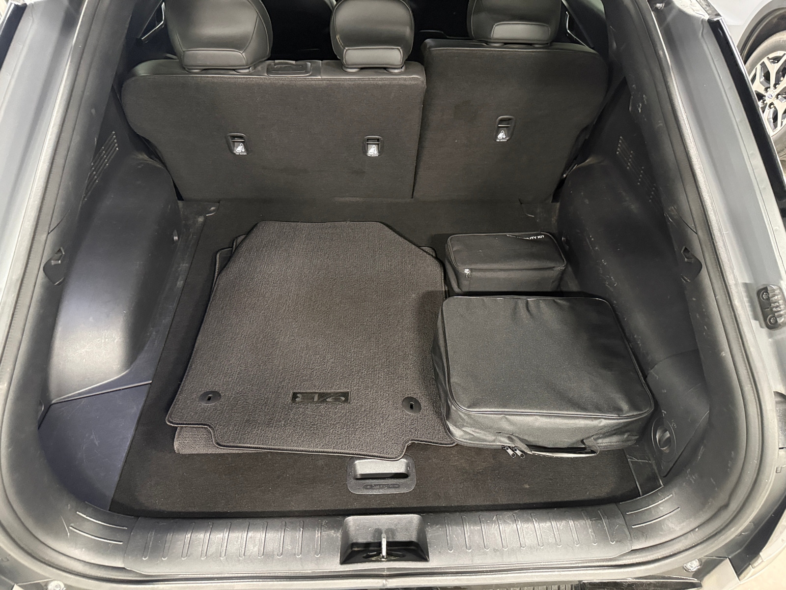 Thumbnail: 2022 Kia EV6 - 6