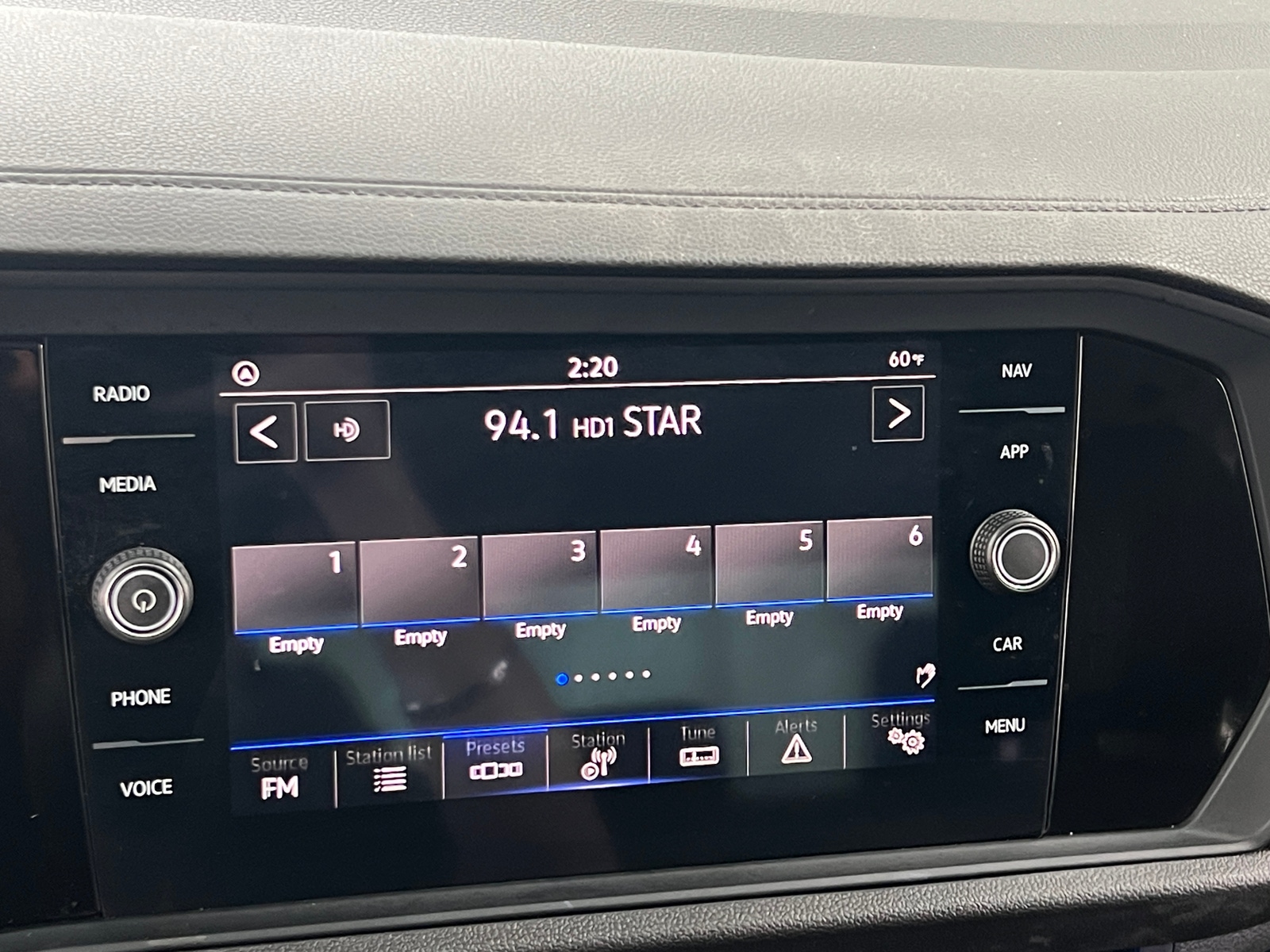 Thumbnail: 2022 Volkswagen Jetta - 3