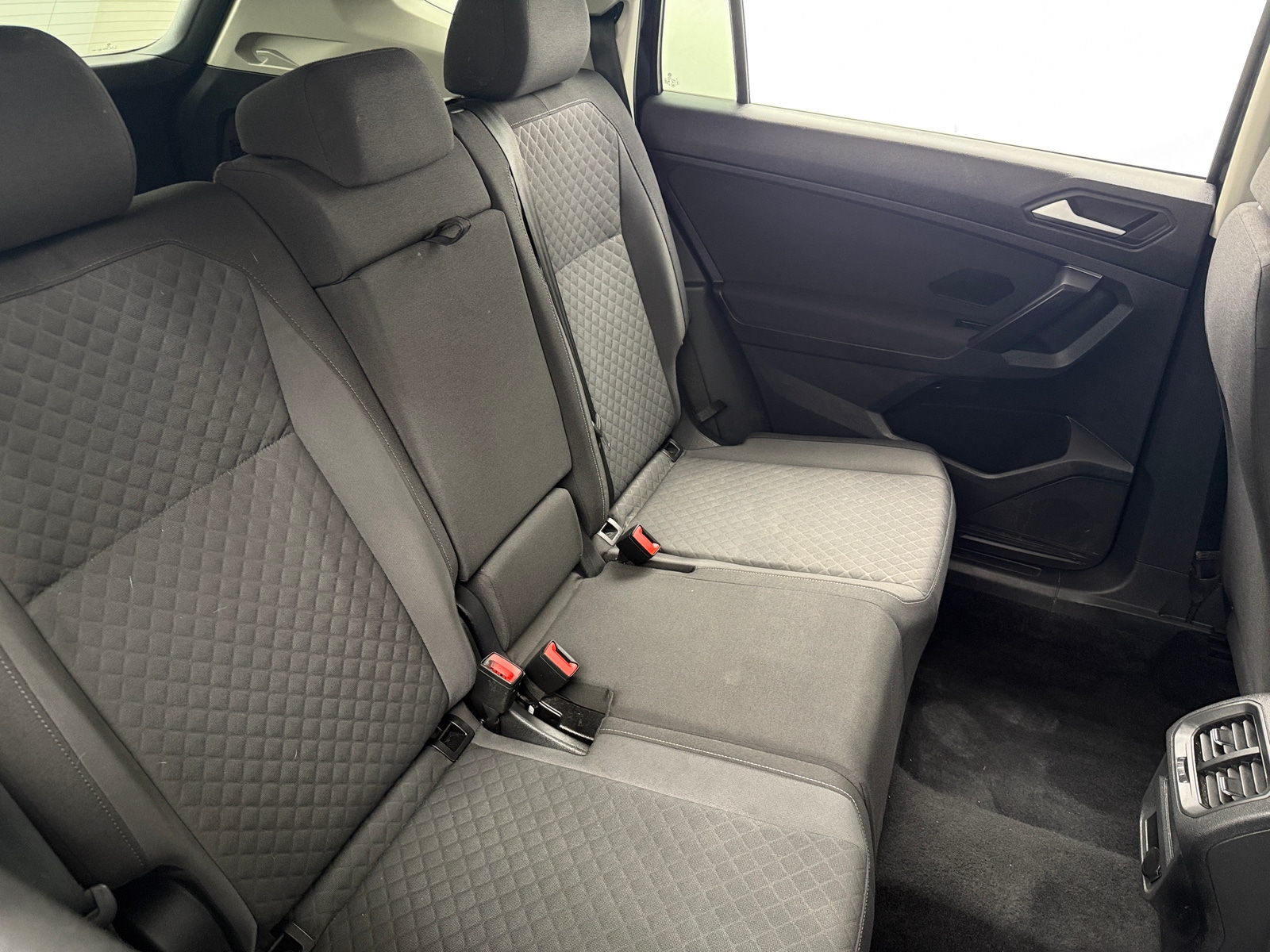 Thumbnail: 2021 Volkswagen Tiguan - 6