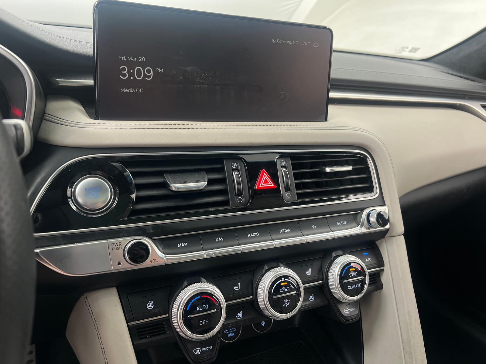 Thumbnail: 2023 Genesis G70 - 3