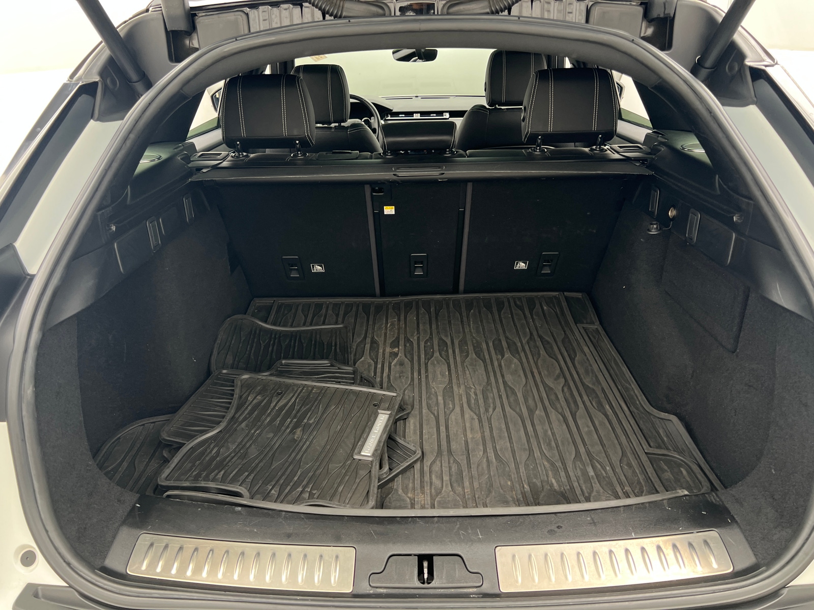 Thumbnail: 2018 Land Rover Range Rover Velar - 6