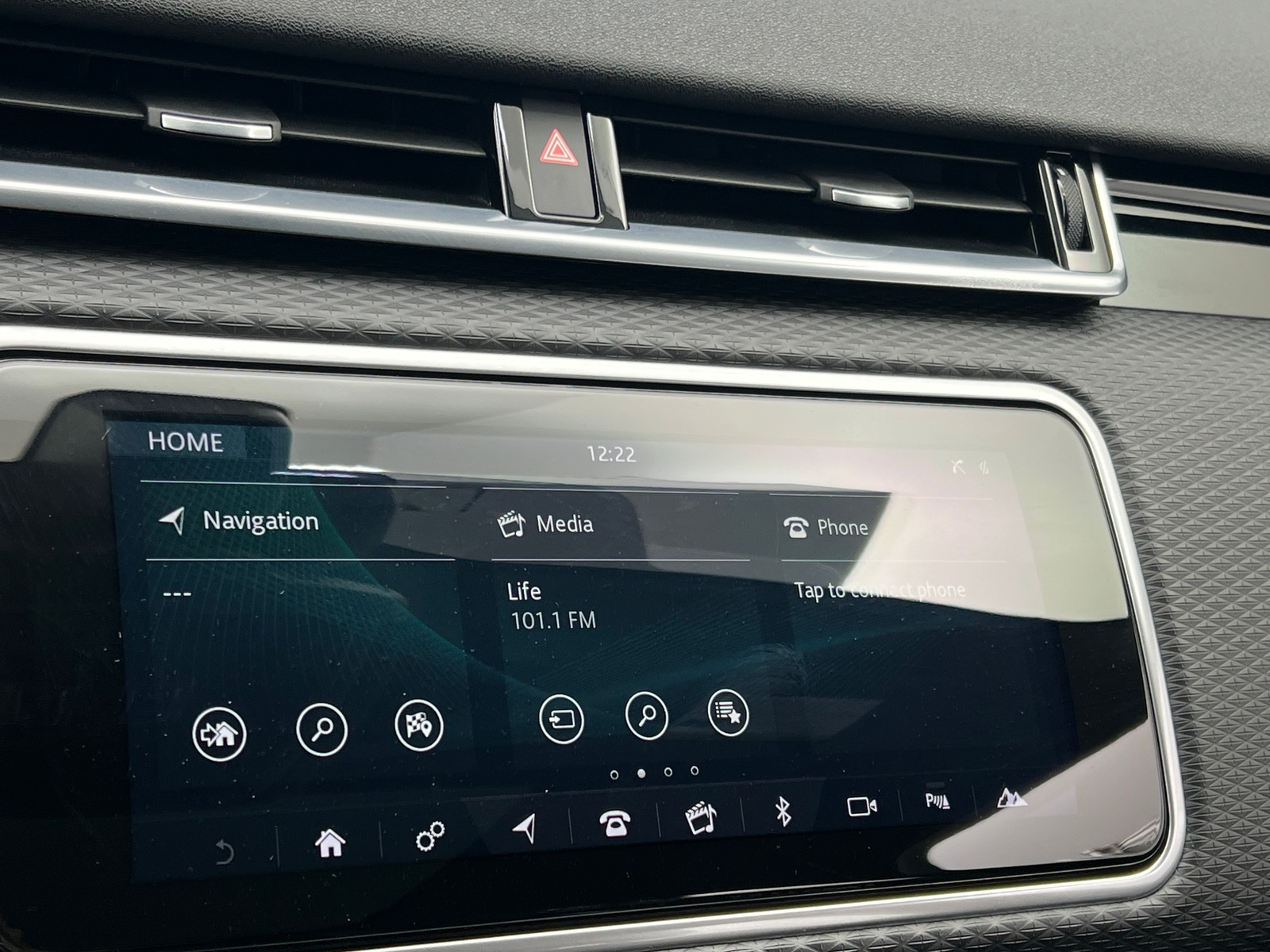 Thumbnail: 2018 Land Rover Range Rover Velar - 3