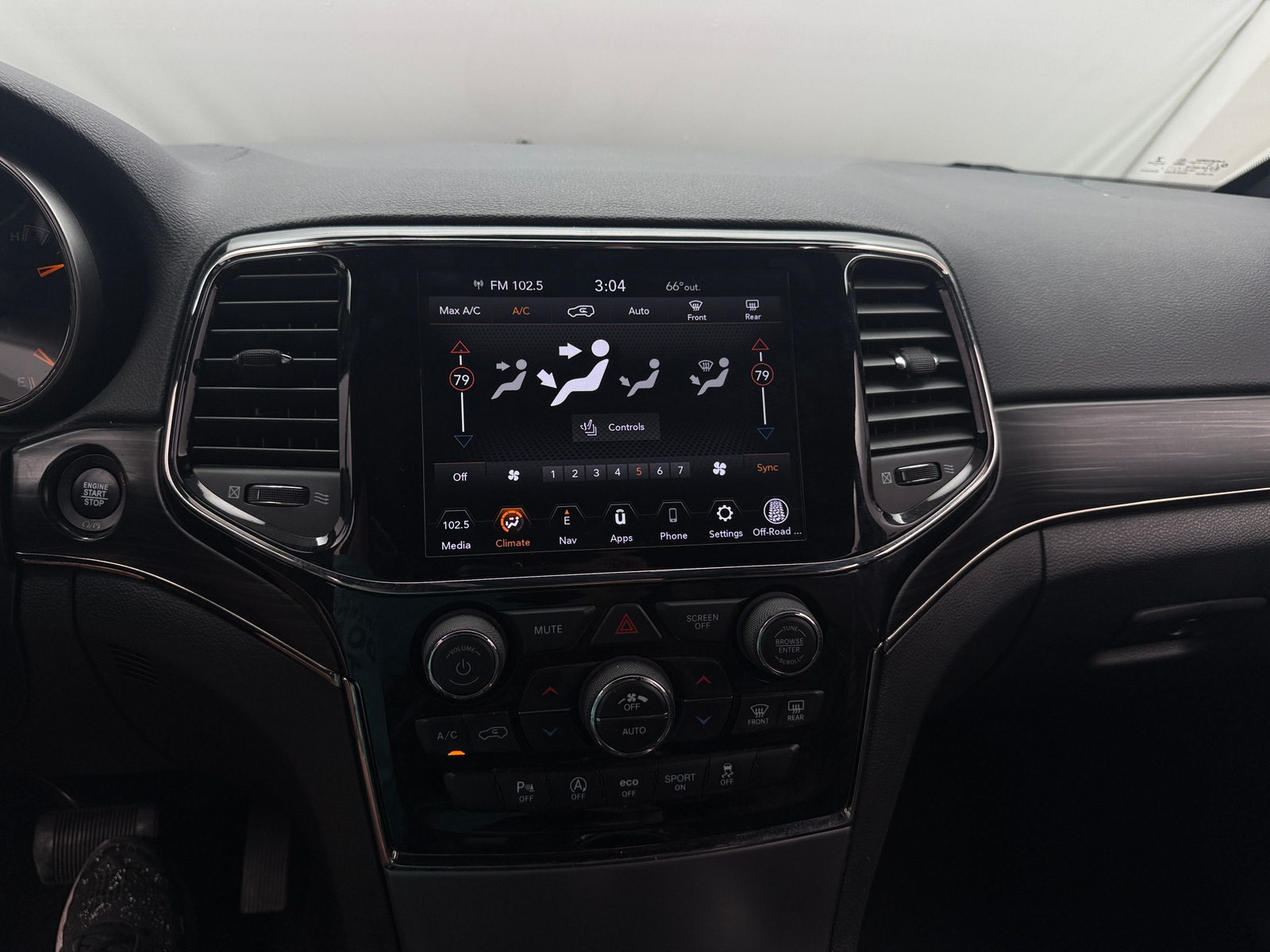 Thumbnail: 2020 Jeep Grand Cherokee - 3