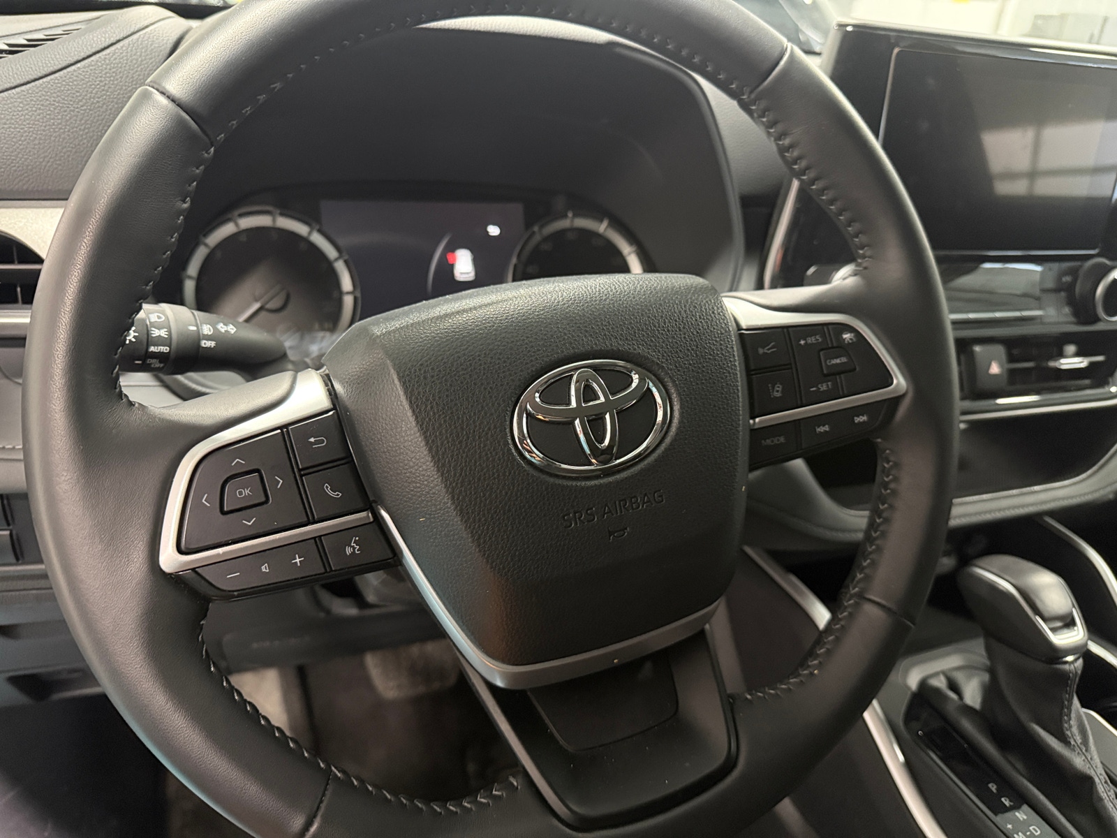 Thumbnail: 2025 Toyota Highlander - 5