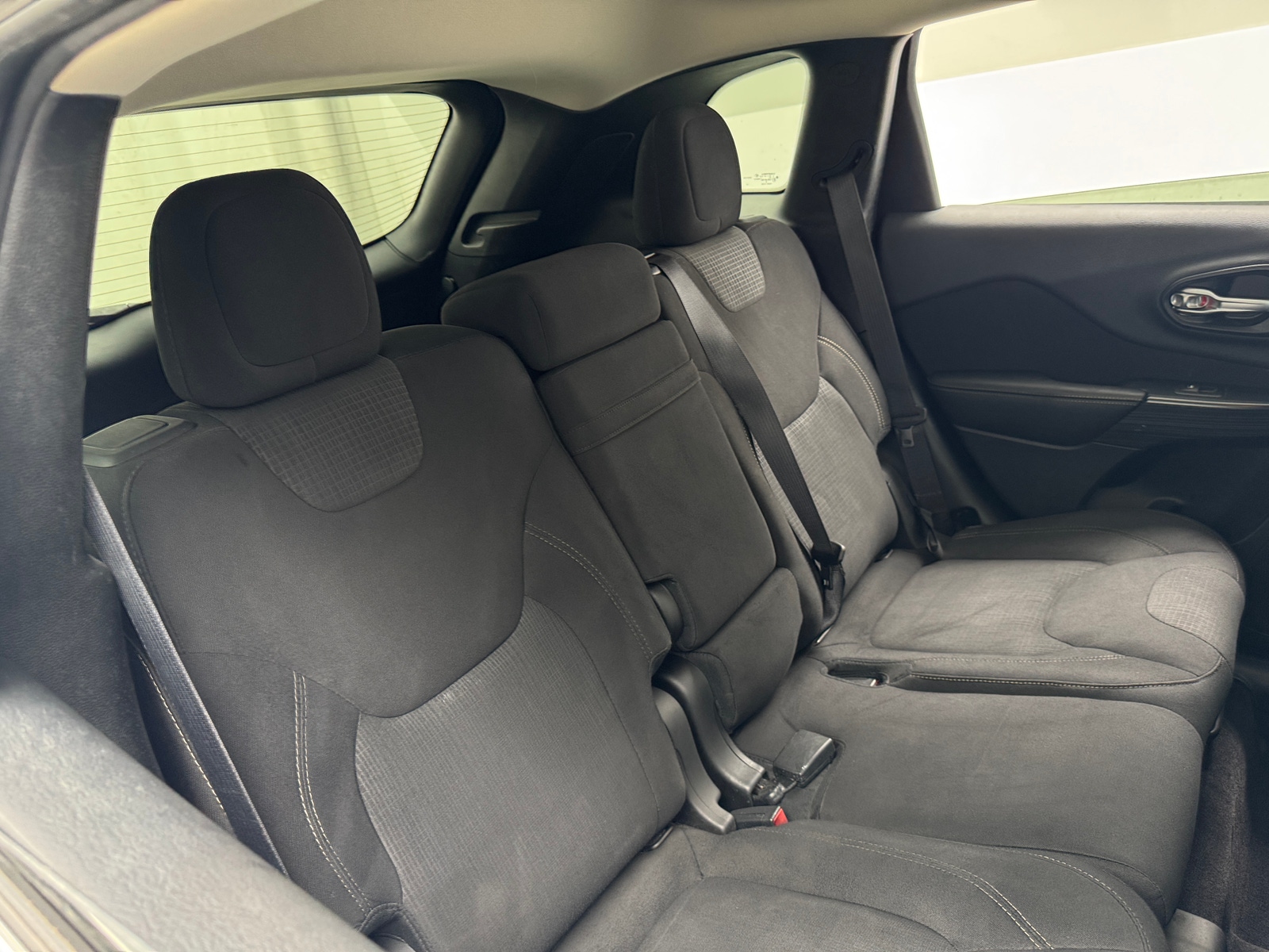 Thumbnail: 2016 Jeep Cherokee - 6