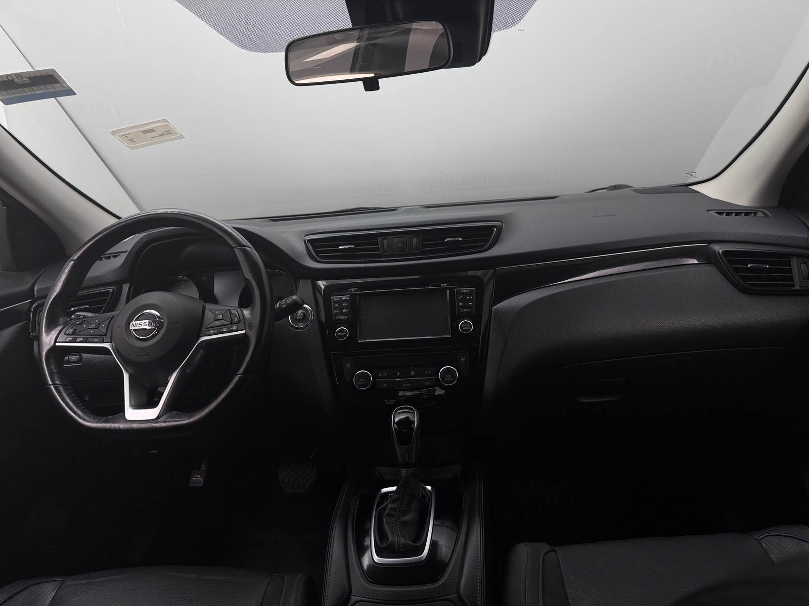 Thumbnail: 2017 Nissan Rogue Sport - 2