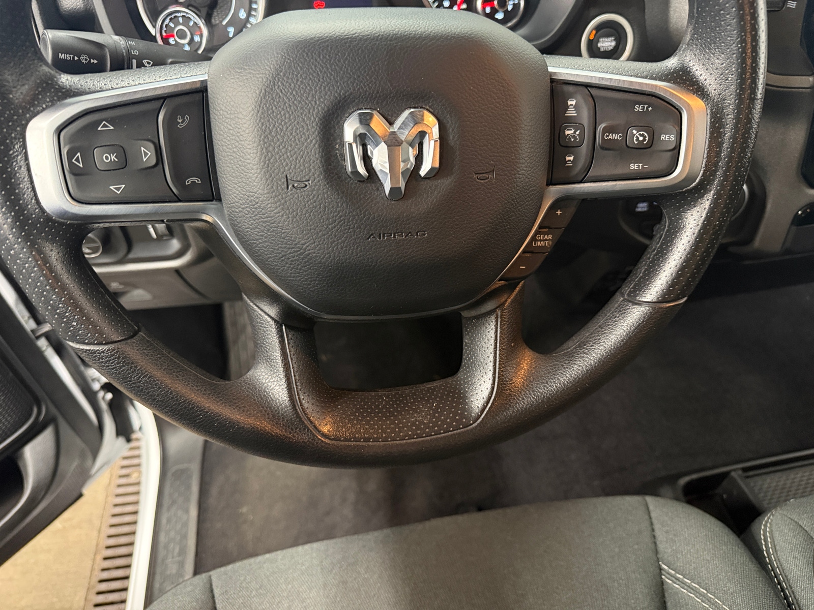 Thumbnail: 2025 RAM 1500 - 4