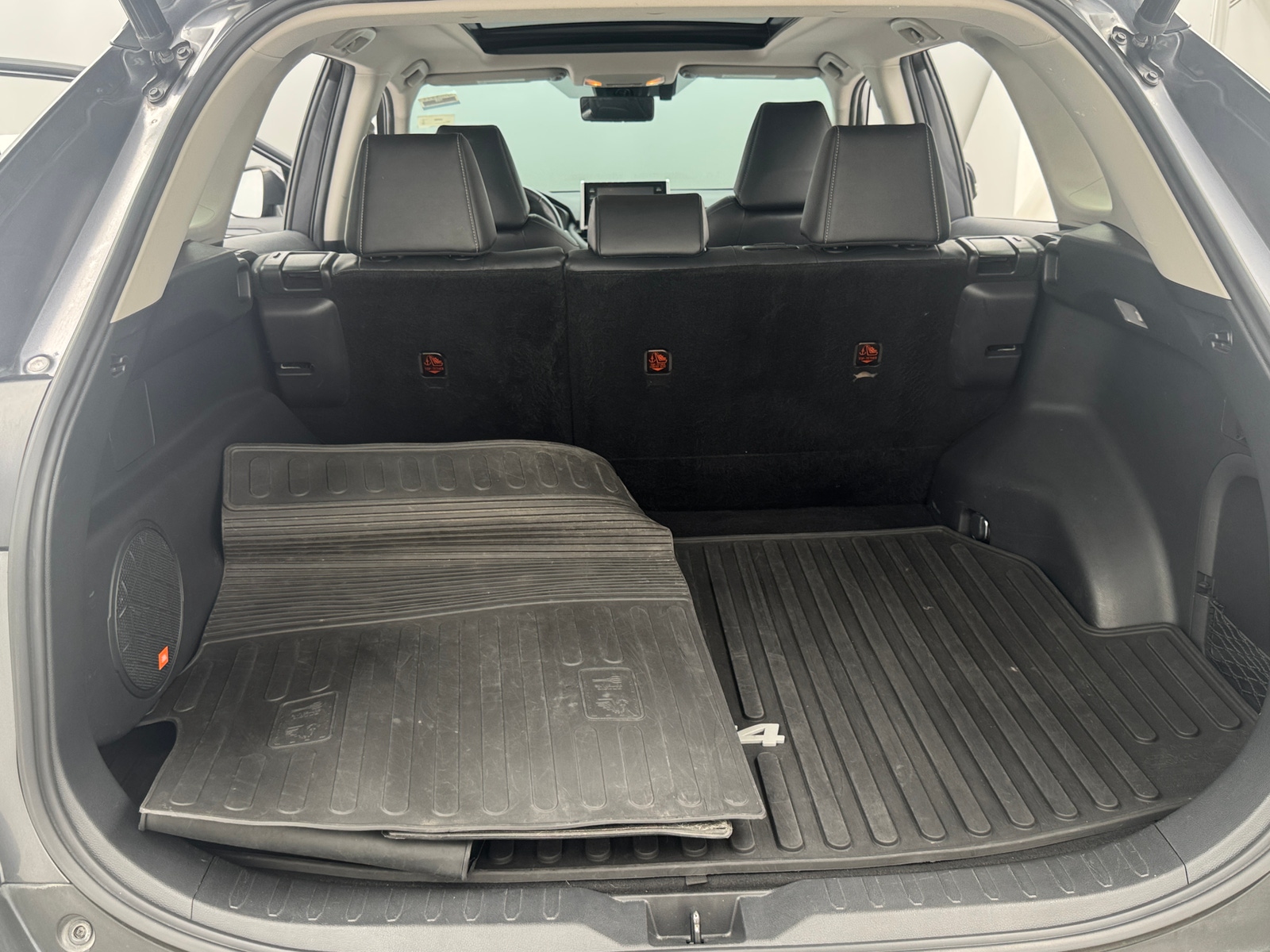 Thumbnail: 2019 Toyota RAV4 - 6