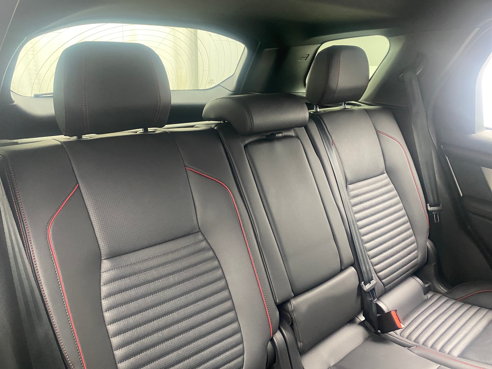 Thumbnail: 2023 Land Rover Discovery Sport - 5