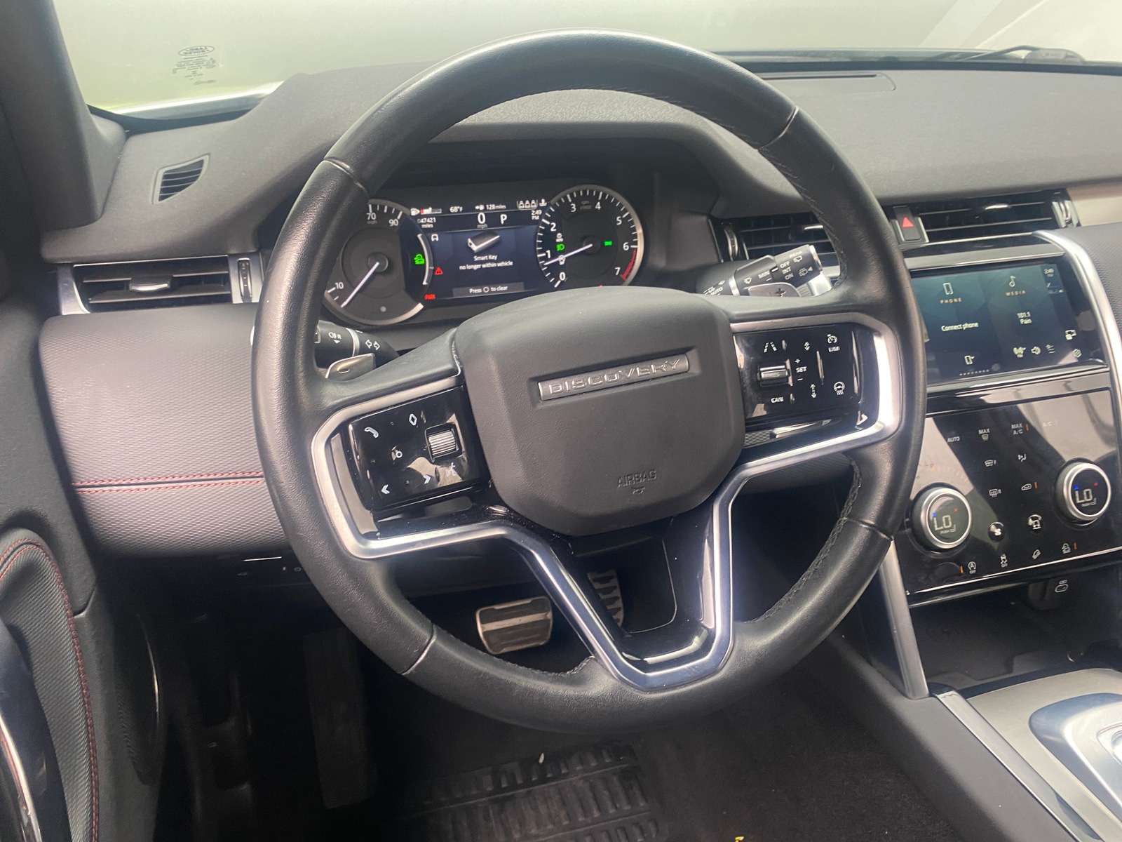 Thumbnail: 2023 Land Rover Discovery Sport - 4