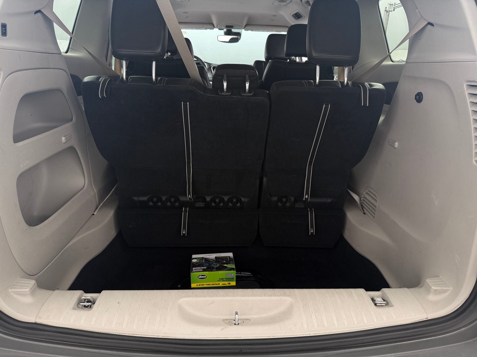 Thumbnail: 2022 Chrysler Pacifica - 6