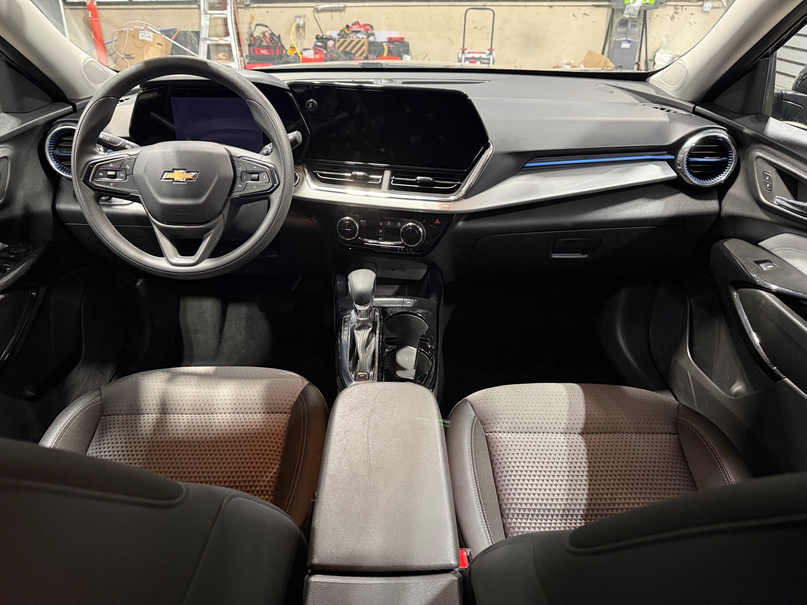 Thumbnail: 2025 Chevrolet Trax - 3