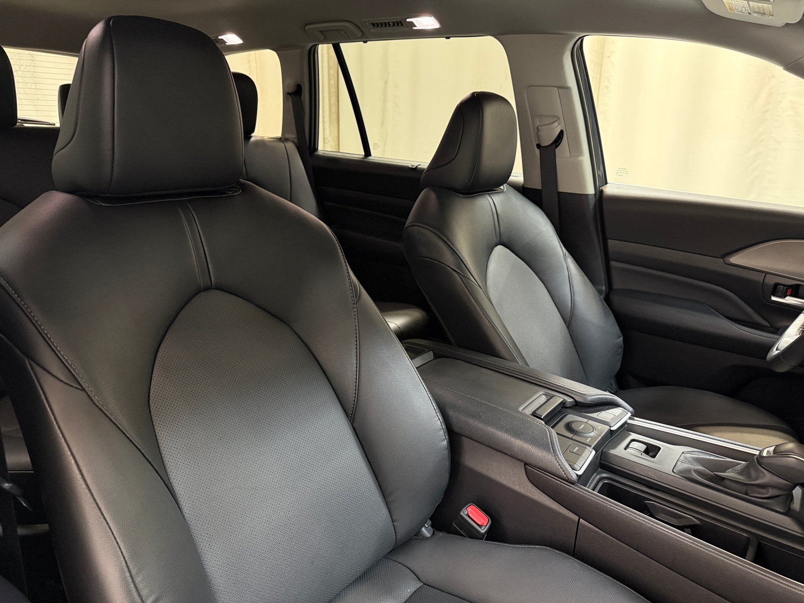 Thumbnail: 2025 Toyota Grand Highlander - 2