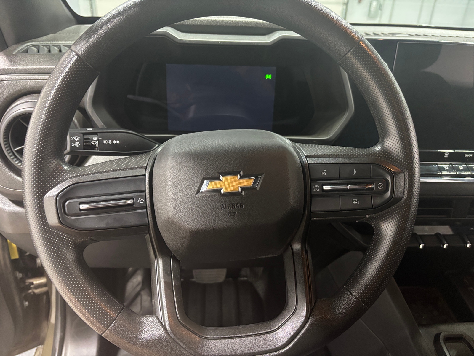 Thumbnail: 2023 Chevrolet Colorado - 5