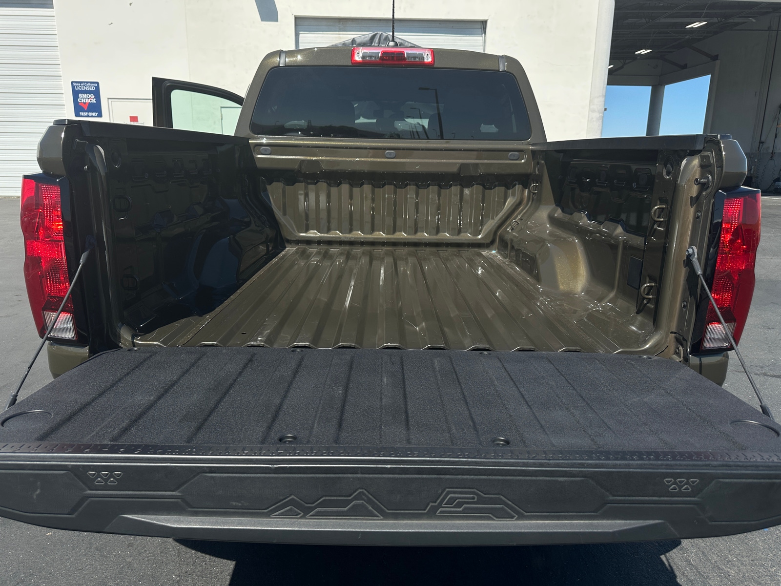 Thumbnail: 2023 Chevrolet Colorado - 7