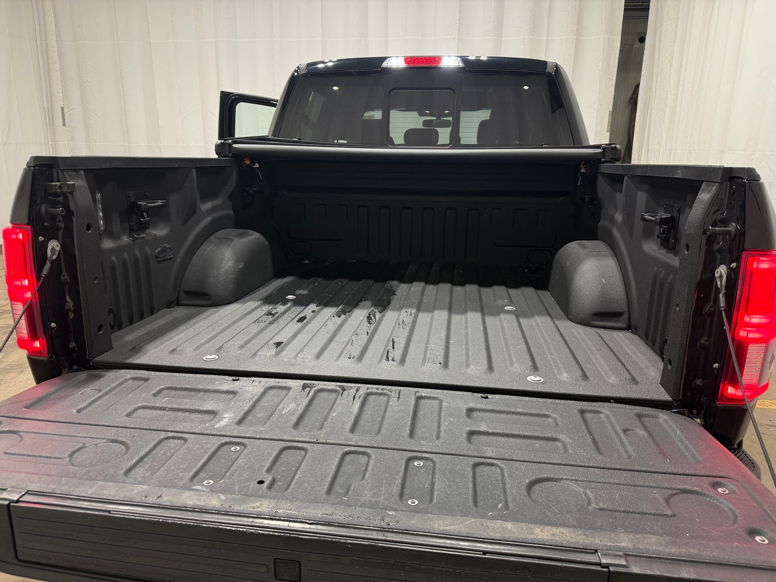 Thumbnail: 2018 Ford Econoline - 6