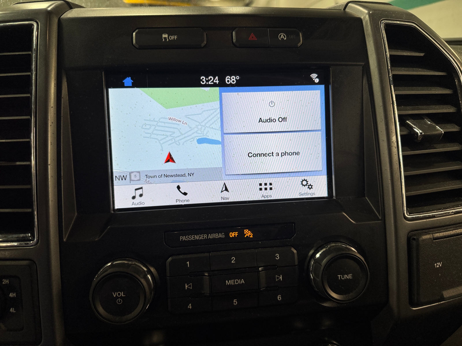 Thumbnail: 2019 Ford Econoline - 4