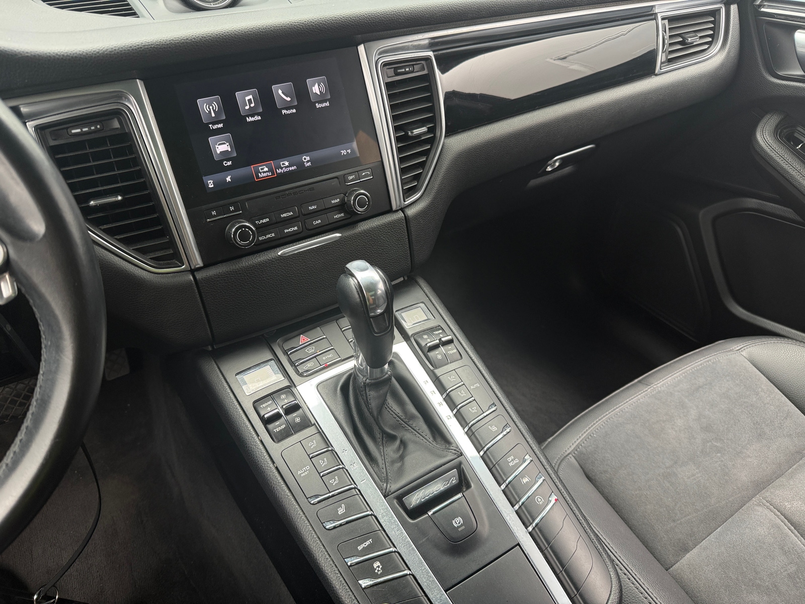 Thumbnail: 2018 Porsche Macan - 3