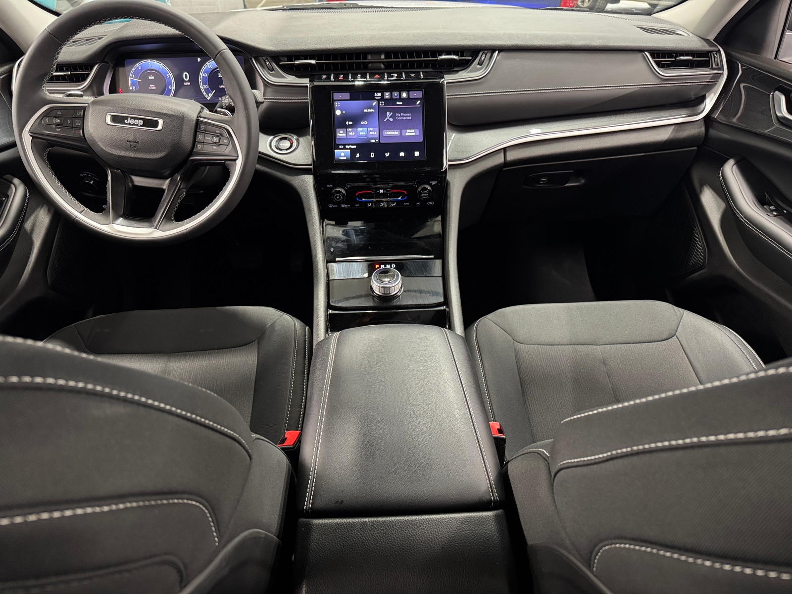 Thumbnail: 2023 Jeep Grand Cherokee - 3