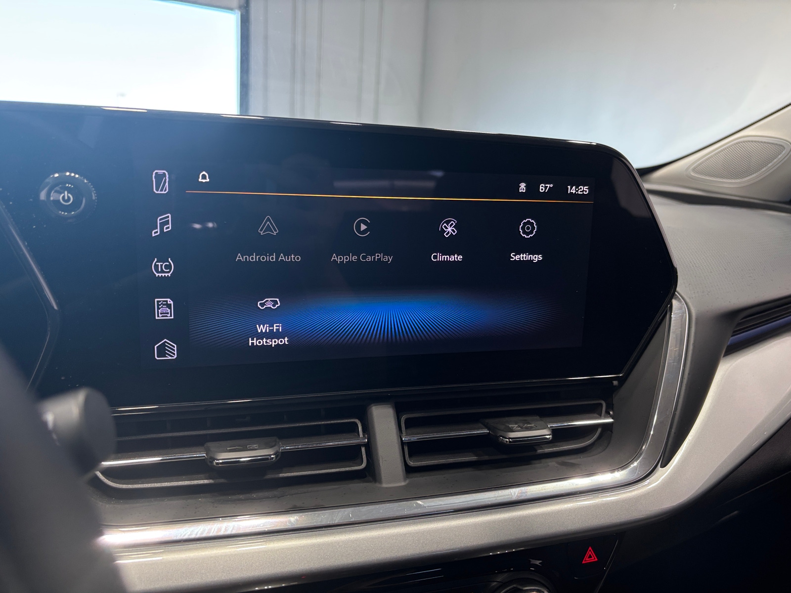 Thumbnail: 2025 Chevrolet Trax - 4