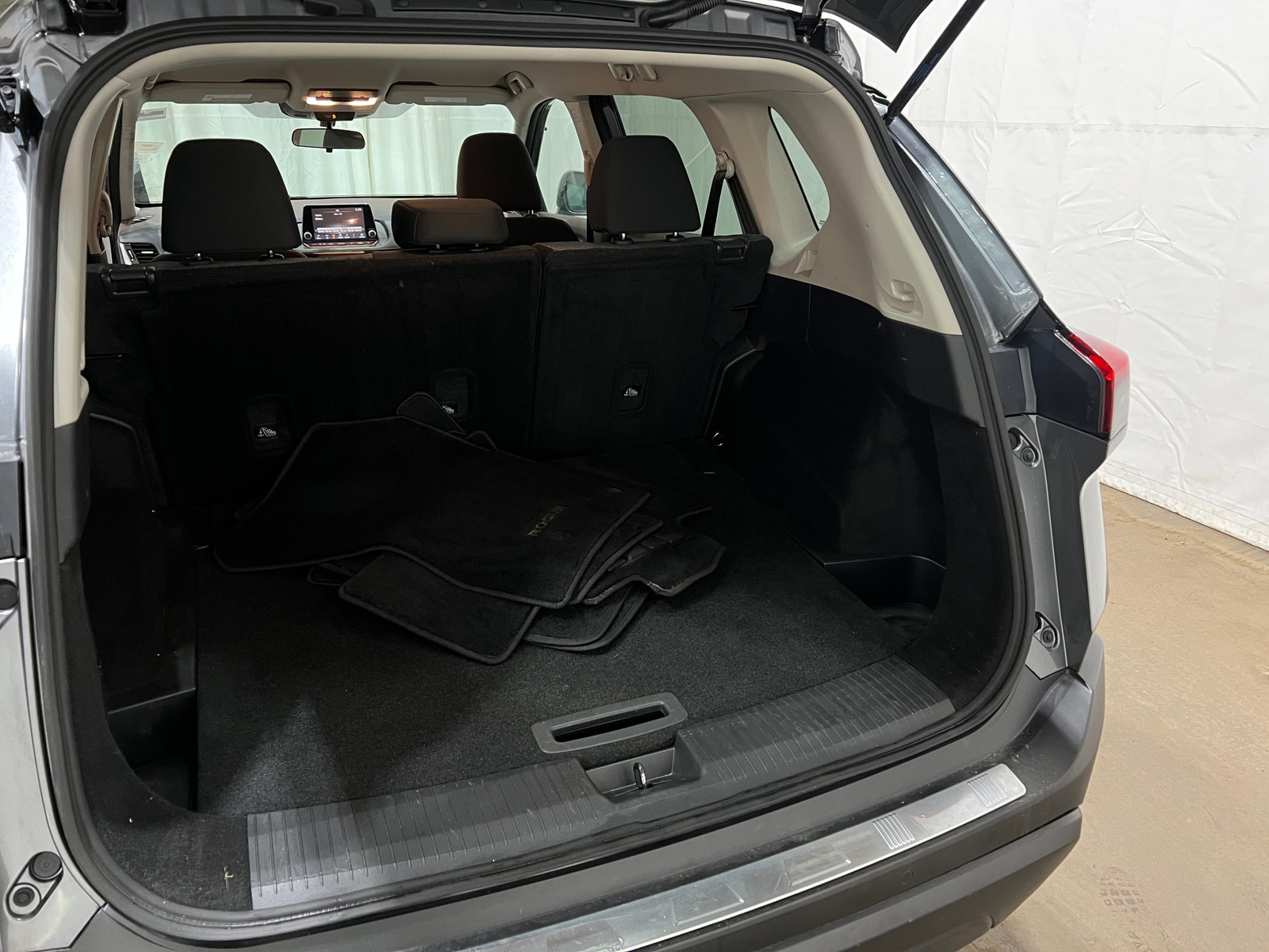 Thumbnail: 2021 Nissan Rogue - 7