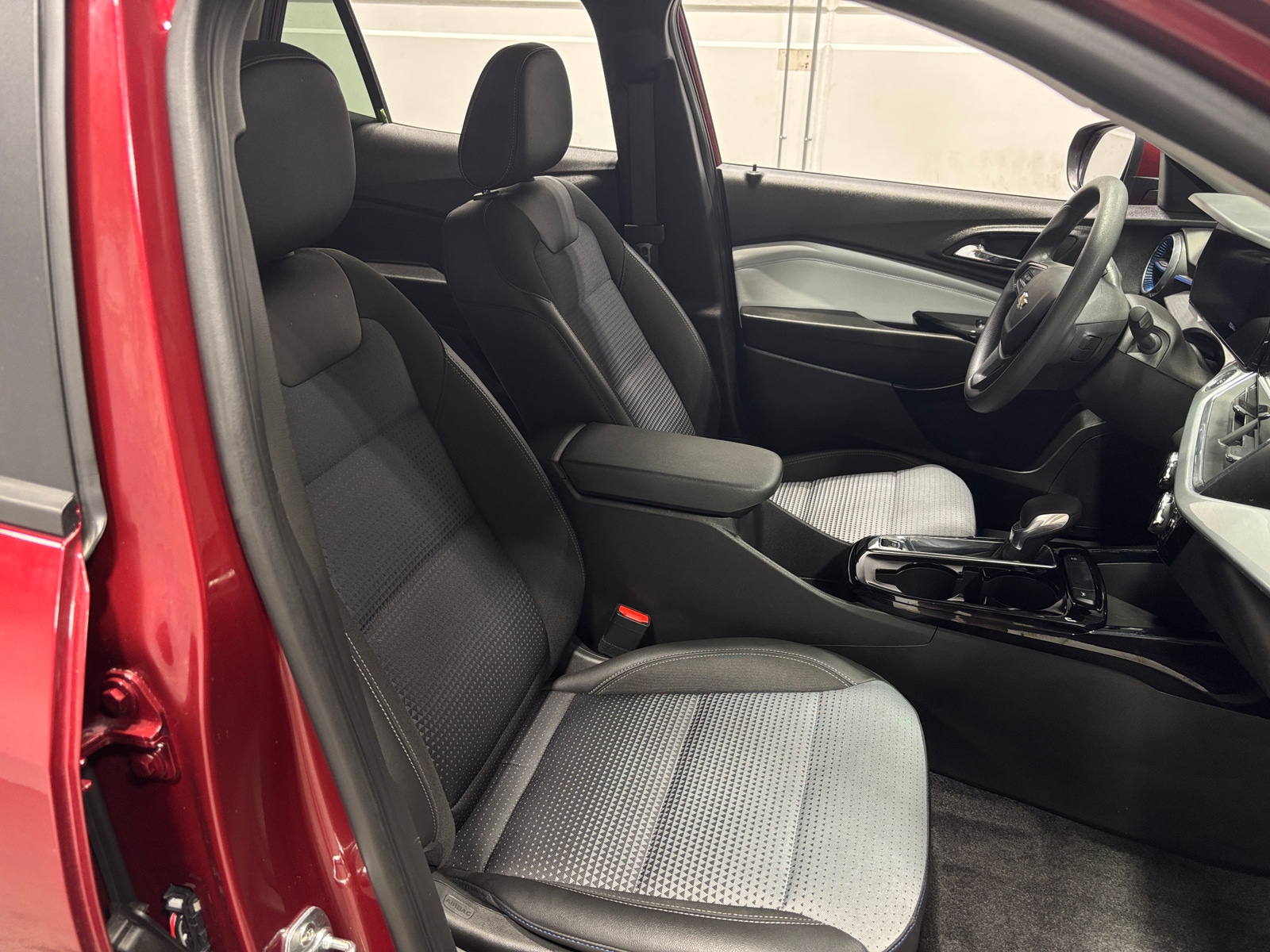 Thumbnail: 2025 Chevrolet Trax - 2